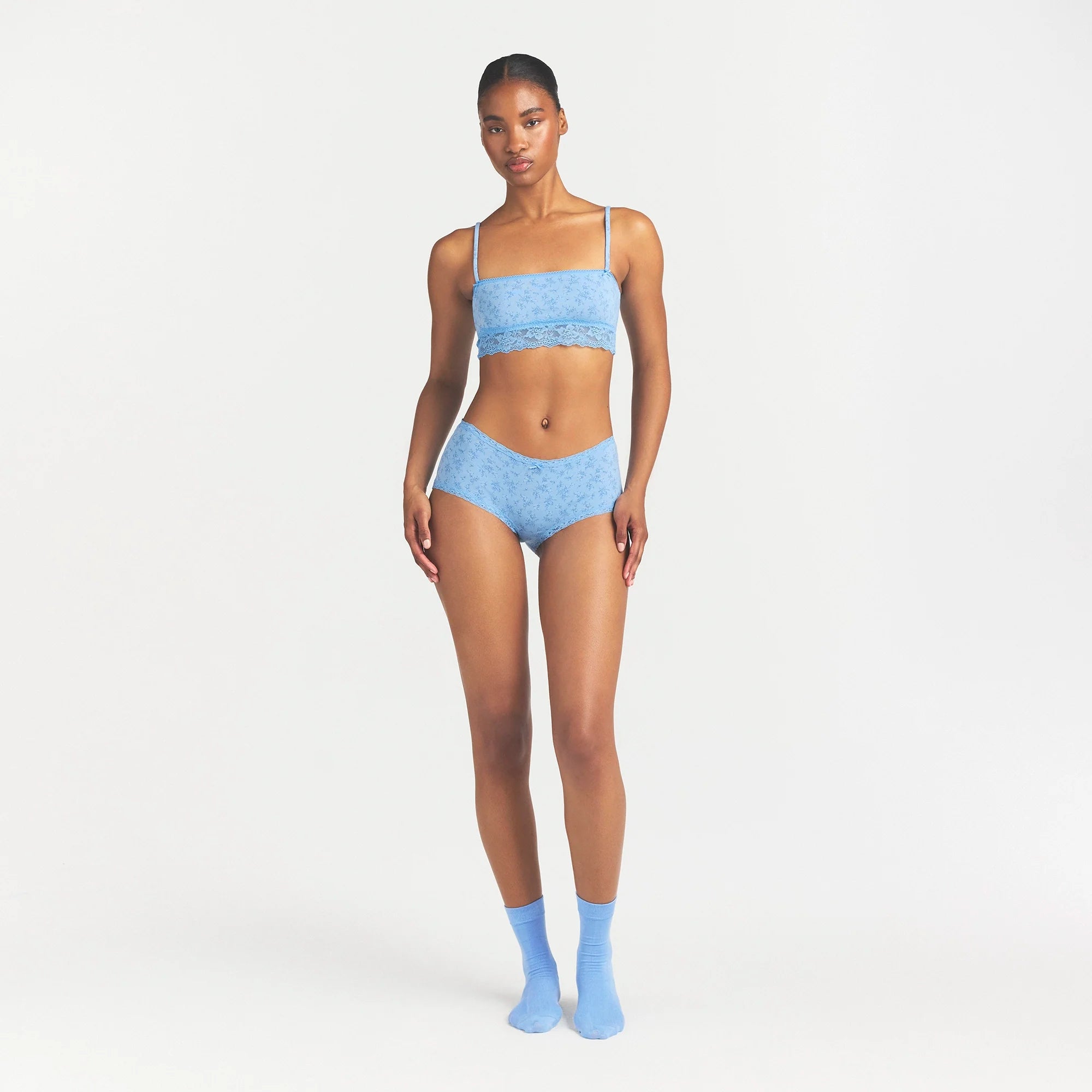 LIGHTWEIGHT COTTON LACE BOY SHORT | SURF DAINTY FLORAL PRINT ON A MODEL FRONT VIEW @ | FOCUS: 0.0, 1.0, 0.9