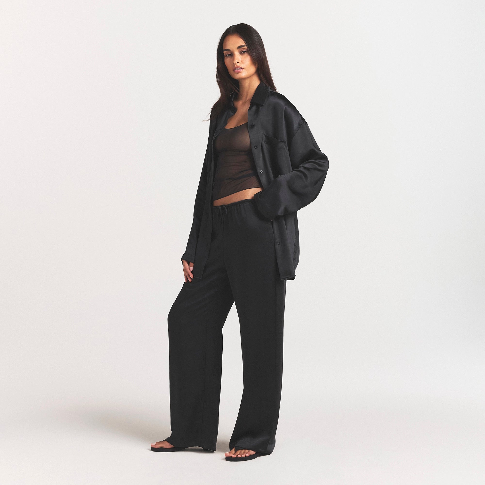 LIGHTWEIGHT SATIN STRAIGHT LEG PANT | OBSIDIAN ON A MODEL FRONT VIEW @ | FOCUS: 0.0, 1.0, 0.9