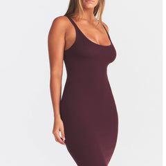 COTTON RIB TANK MIDI DRESS | CURRANT ON A MODEL | FOCUS: 0.0, 1.0, 0.9