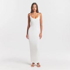 SMOOTH LAYERS SCOOP NECK LONG DRESS | EGRET ON A MODEL FRONT VIEW @ | FOCUS: 0.0, 1.0, 0.9