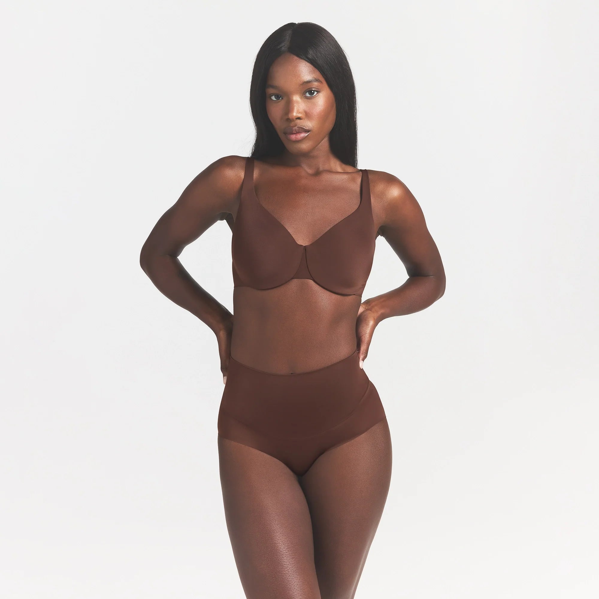 SMOOTHING INTIMATES UNLINED MINIMIZER BRA | COCOA ON A MODEL FRONT VIEW @ | FOCUS: 0.0, 1.0, 0.9