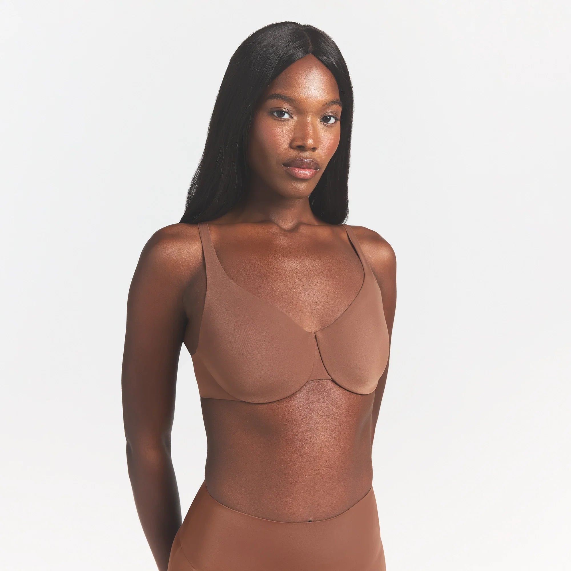 SMOOTHING INTIMATES UNLINED MINIMIZER BRA | JASPER ON A MODEL FRONT VIEW @ | FOCUS: 0.0, 1.0, 0.9