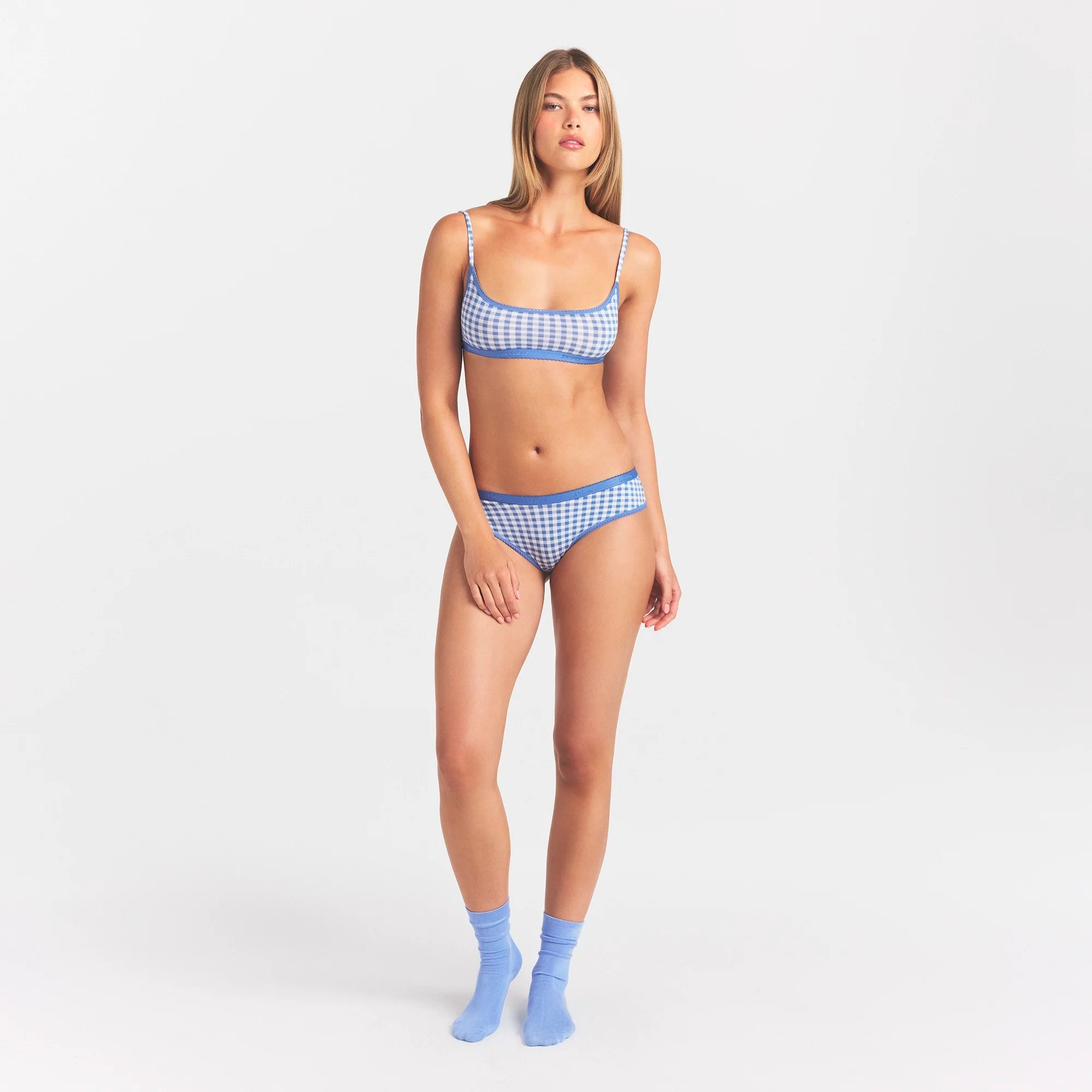 LIGHTWEIGHT COTTON LOGO PICOT HIPSTER | ARCTIC GINGHAM ON A MODEL FRONT VIEW @ | FOCUS: 0.0, 1.0, 0.9