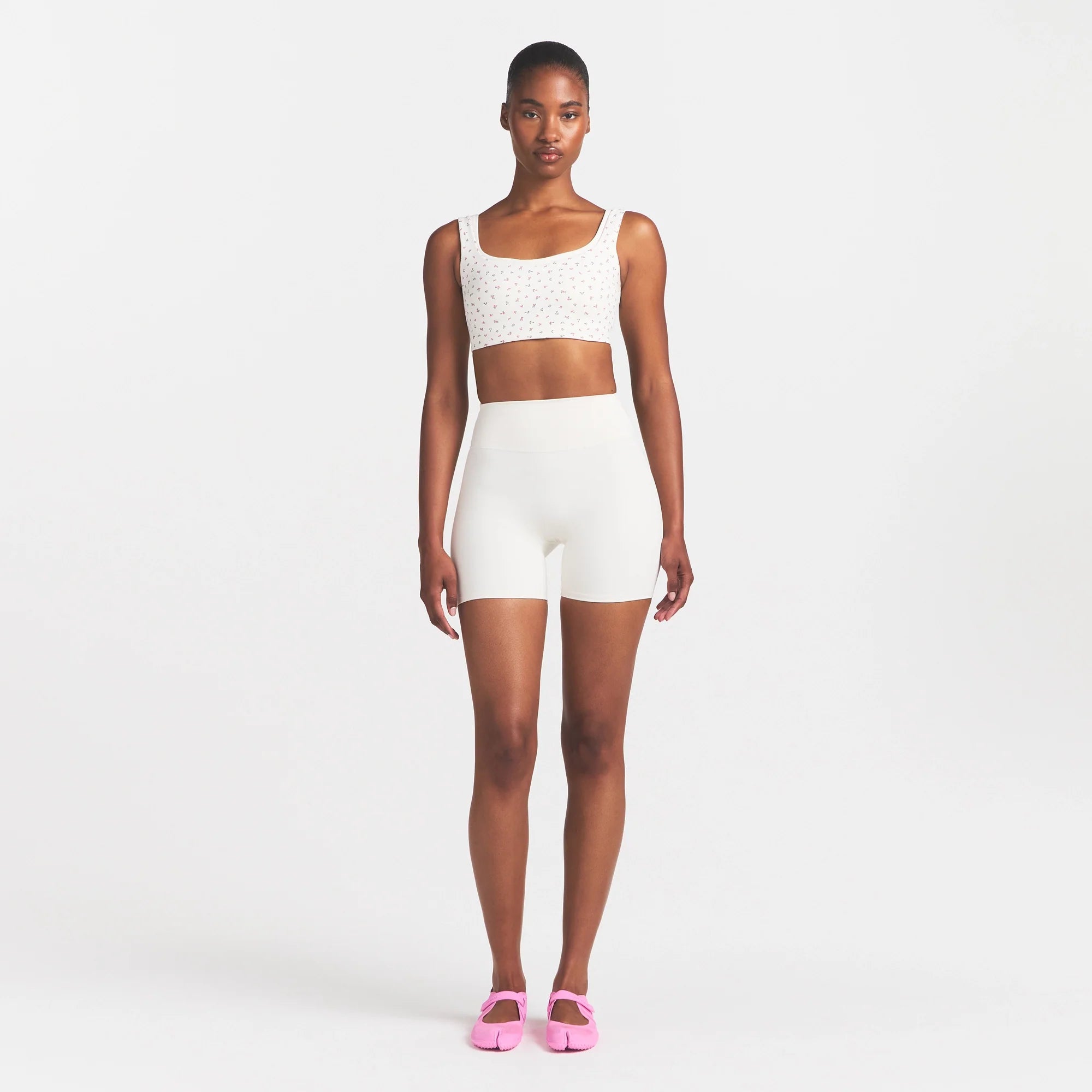 NikeSKIMS MATTE 5" BIKER SHORT | IVORY ON A MODEL 