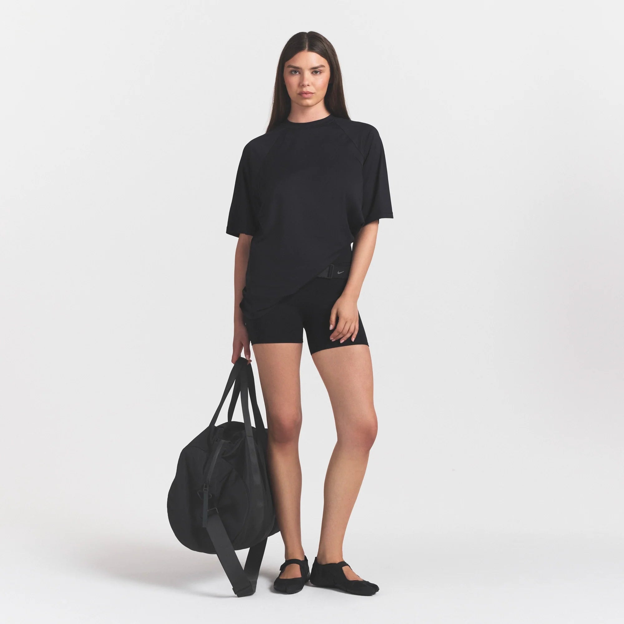 NikeSKIMS AIRY OVERSIZED TEE | NSKM OBSIDIAN ON A MODEL 