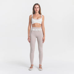 NikeSKIMS STUDIO STRETCH 26" LEGGING | LINENON A MODEL FRONT 
