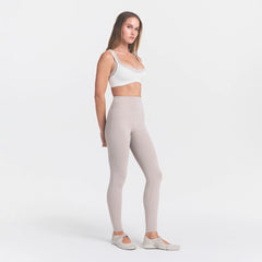 NikeSKIMS STUDIO STRETCH 26" LEGGING | LINENON A MODEL FRONT 