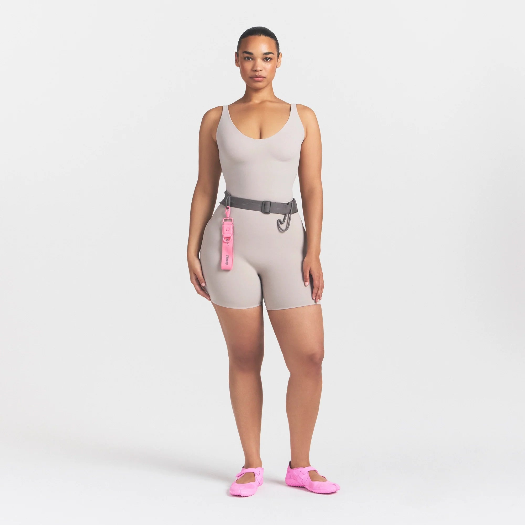 NikeSKIMS STUDIO STRETCH PLUNGE TANK | LINENON A MODEL FRONT 