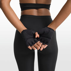 NikeSKIMS ACCESSORIES TRAINING GLOVES | OBSIDIAN & LAYS FLAT ON A WHITE BACKGROUND | FLT