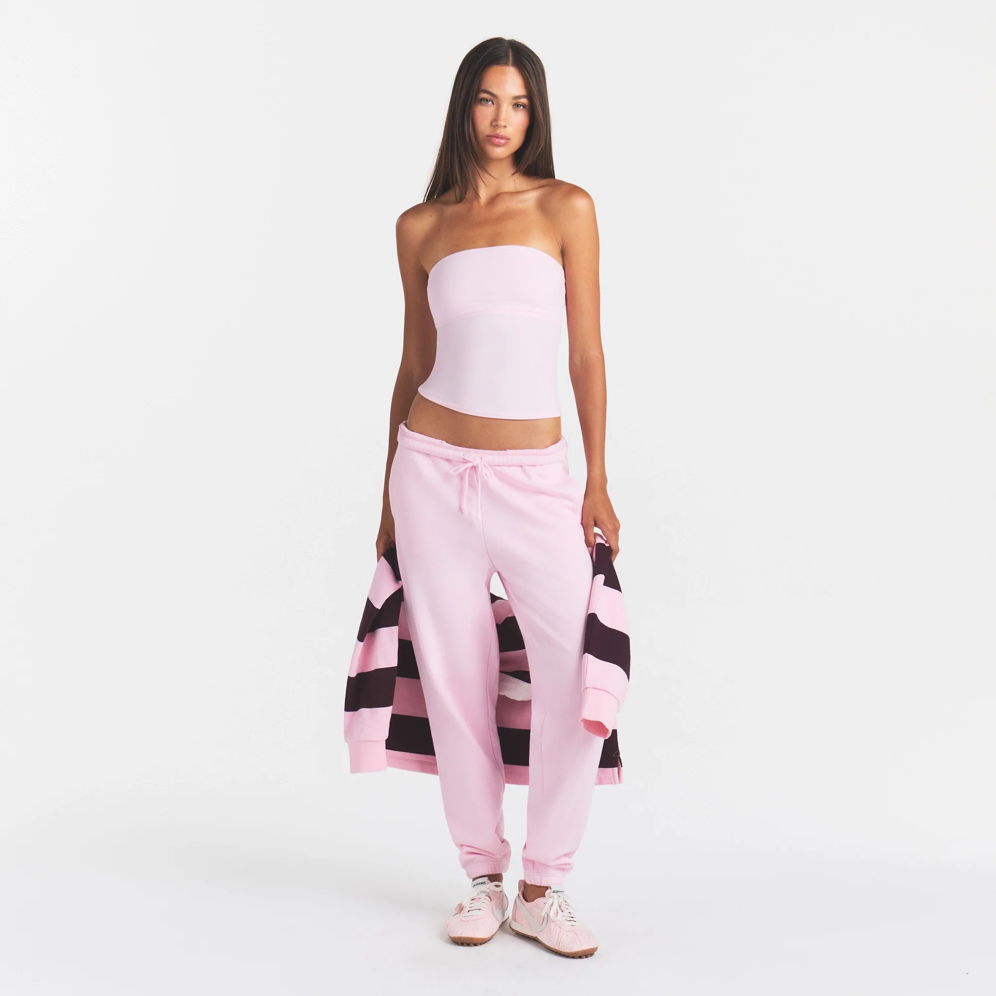 COTTON FLEECE CLASSIC JOGGER | CHERRY BLOSSOM ON A MODEL FRONT VIEW @ | FOCUS: 0.0, 1.0, 0.9