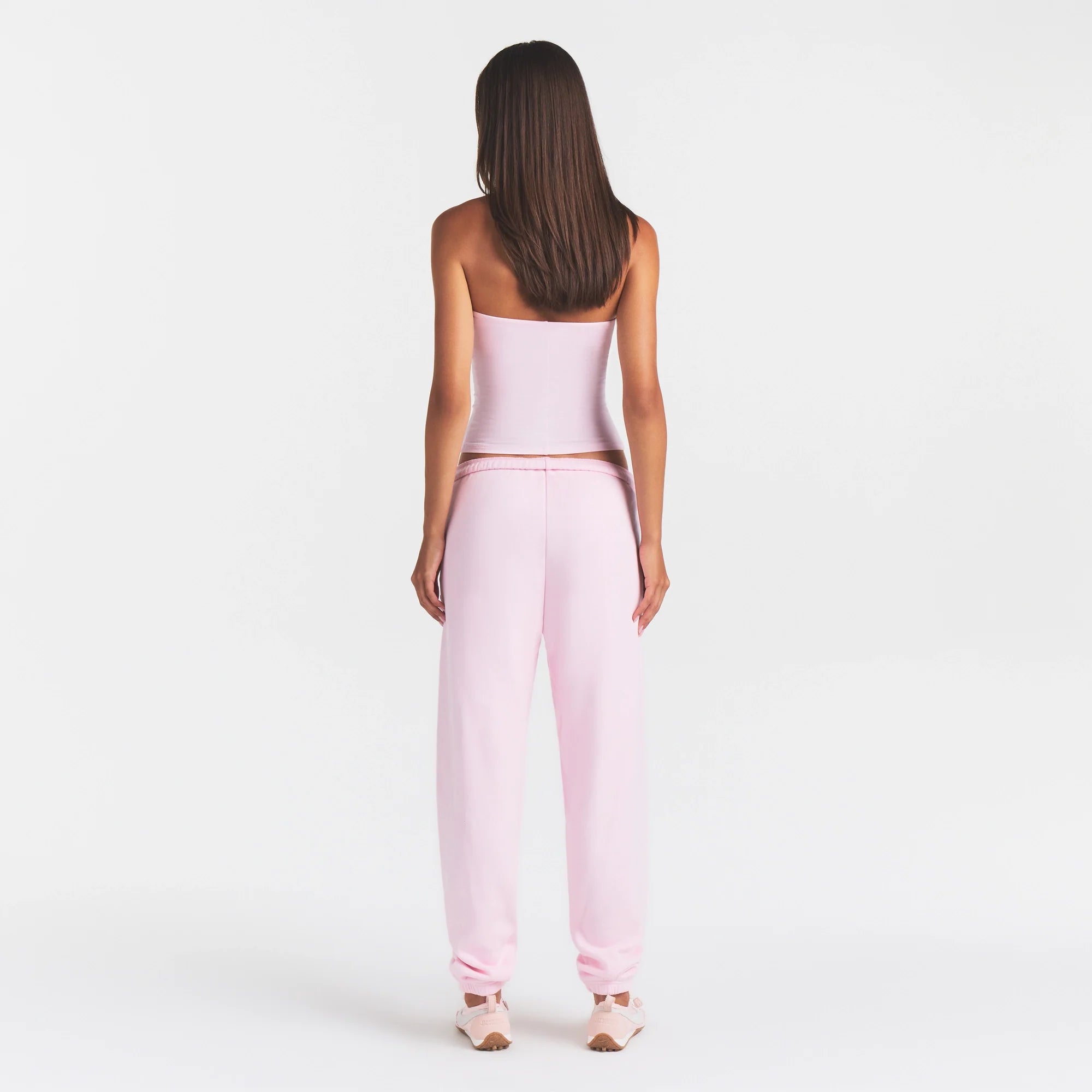 COTTON FLEECE CLASSIC JOGGER | CHERRY BLOSSOM ON A MODEL FRONT VIEW @ | FOCUS: 0.0, 1.0, 0.9