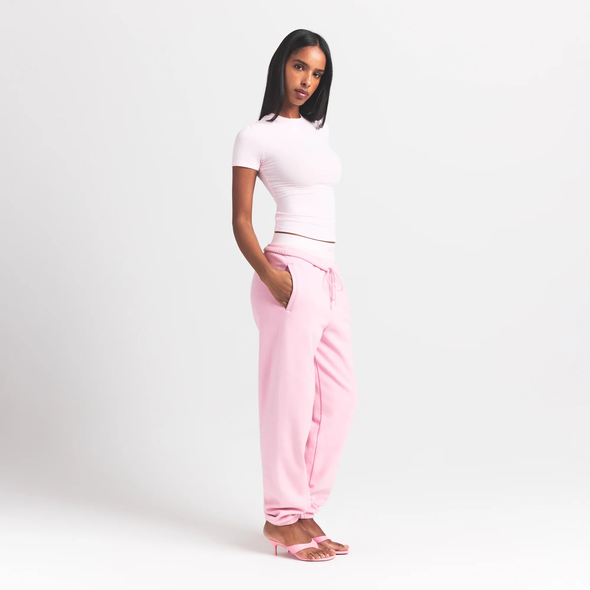 COTTON FLEECE CLASSIC JOGGER | HALITE ON A MODEL SIDE VIEW S | FOCUS: 0.0, 1.0, 0.9