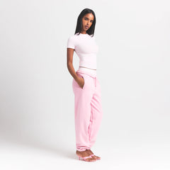 COTTON FLEECE CLASSIC JOGGER | HALITE ON A MODEL SIDE VIEW S | FOCUS: 0.0, 1.0, 0.9