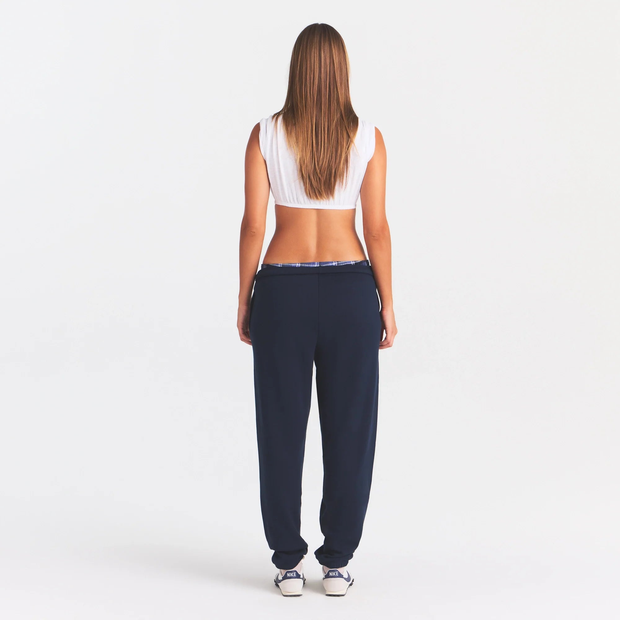 COTTON FLEECE CLASSIC JOGGER | NAVY ON A MODEL FRONT VIEW @ | FOCUS: 0.0, 1.0, 0.9