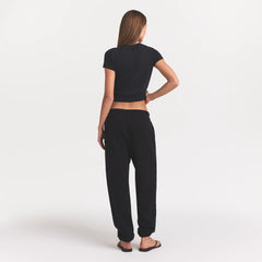 COTTON FLEECE CLASSIC JOGGER | ONYX ON A MODEL BACK VIEW @ | FOCUS: 0.0, 1.0, 0.9