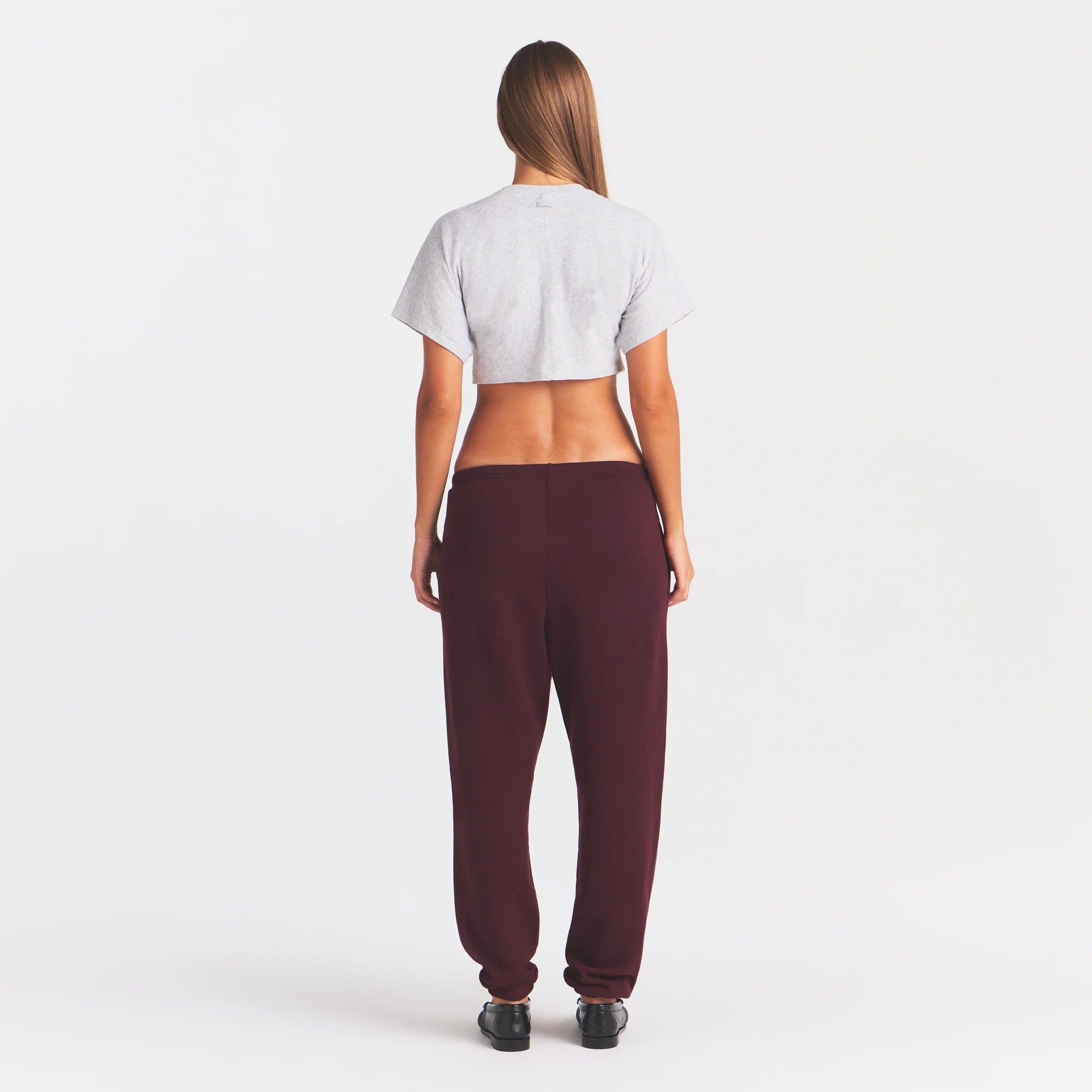COTTON FLEECE CLASSIC JOGGER | CURRANT ARCHED SKIMS PLAID ON A MODEL FRONT VIEW @ | FOCUS: 0.0, 1.0, 0.9