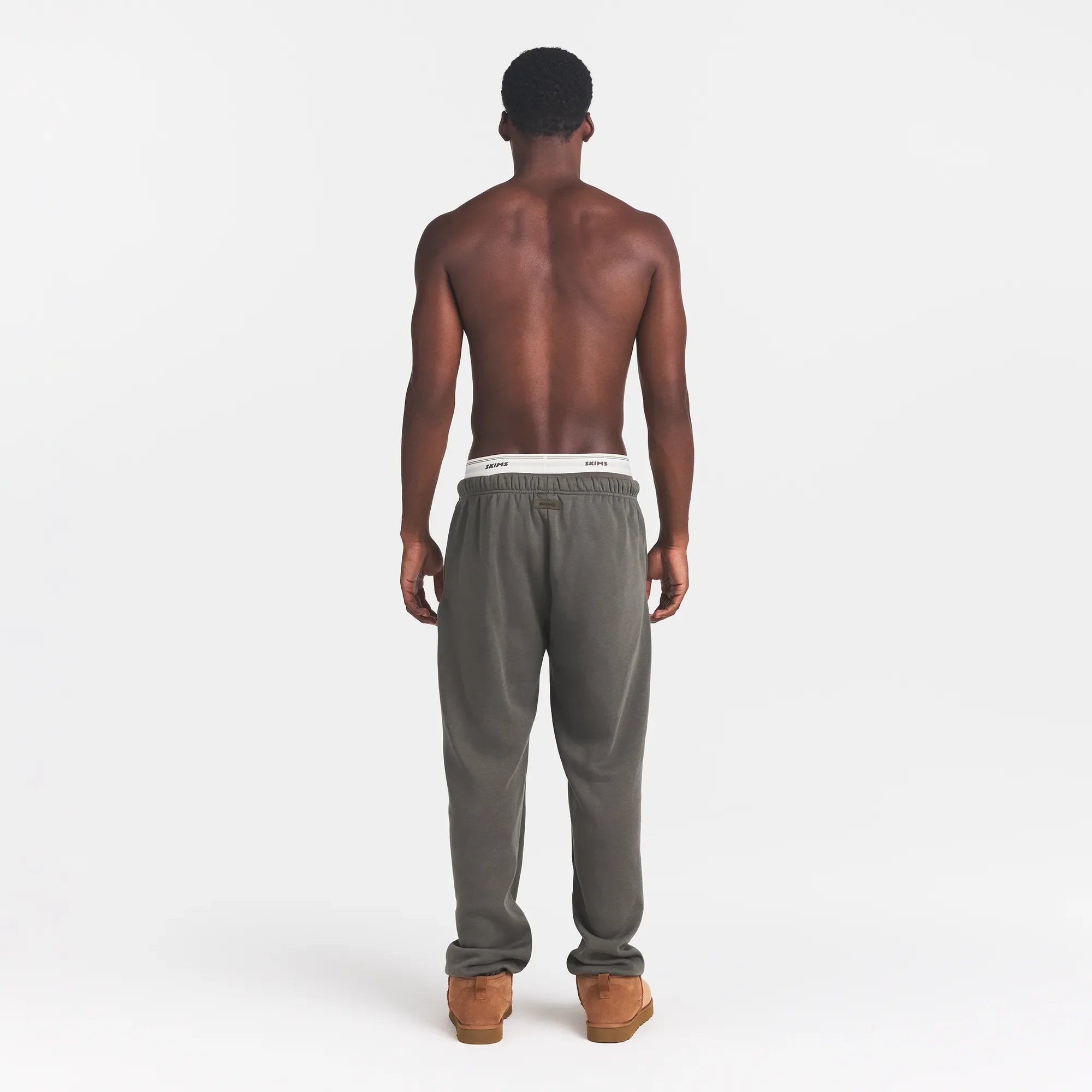 FLEECE LOUNGE MENS RELAXED JOGGER | JUNGLE ON A MODEL BACK VIEW @ | FOCUS: 0.0, 1.0, 0.9