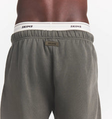 FLEECE LOUNGE MENS RELAXED JOGGER | JUNGLE ON A MODEL BACK VIEW @ | FOCUS: 0.0, 1.0, 0.9