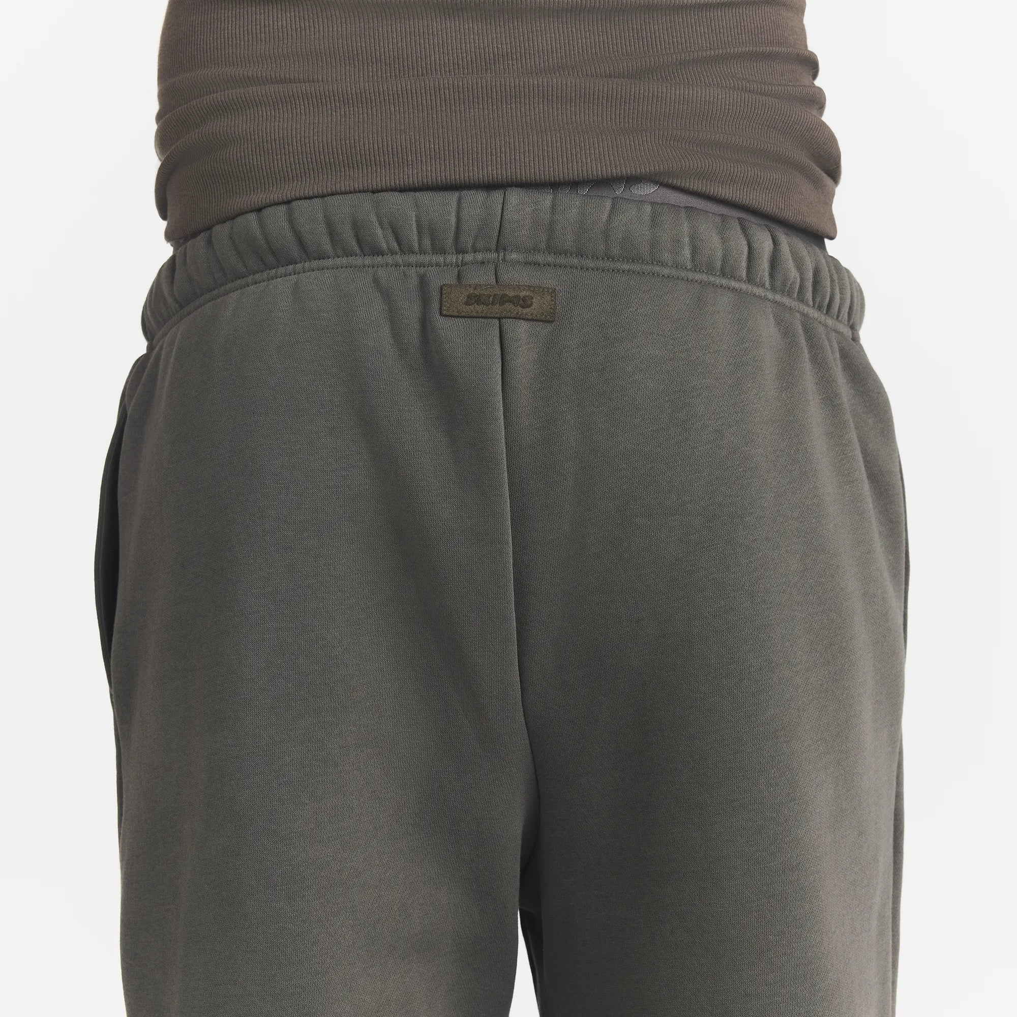 FLEECE LOUNGE MENS CLASSIC STRAIGHT LEG PANT | JUNGLE ON A MODEL BACK VIEW @ | FOCUS: 0.0, 1.0, 0.9
