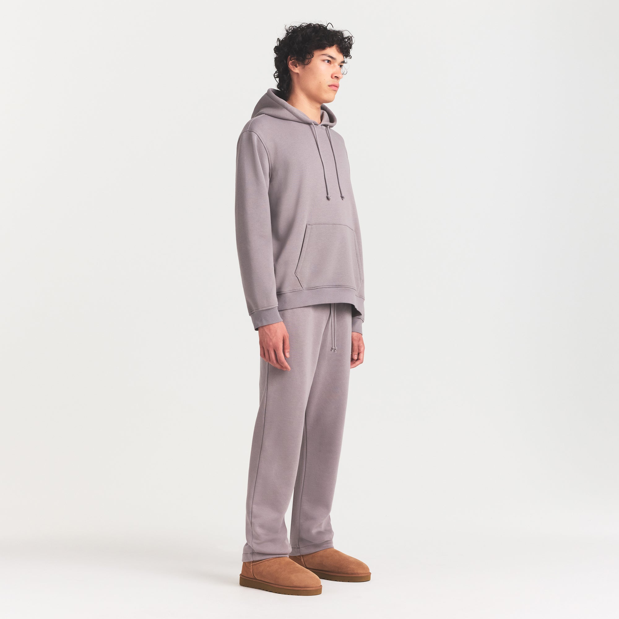 FLEECE LOUNGE MENS CLASSIC STRAIGHT LEG PANT | SHADOW ON A MODEL FRONT VIEW @ | FOCUS: 0.0, 1.0, 0.9