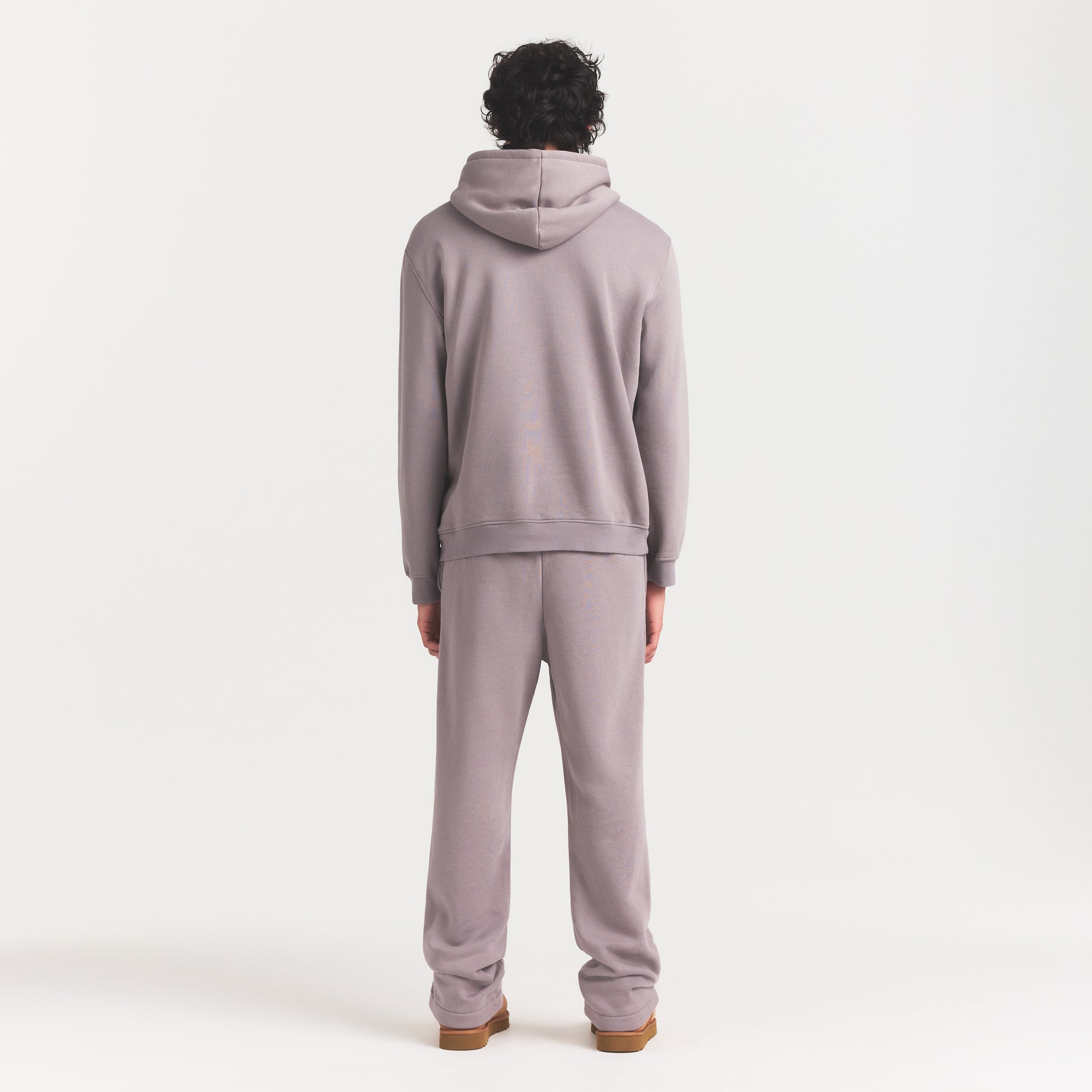 FLEECE LOUNGE MENS CLASSIC STRAIGHT LEG PANT | SHADOW ON A MODEL FRONT VIEW @ | FOCUS: 0.0, 1.0, 0.9