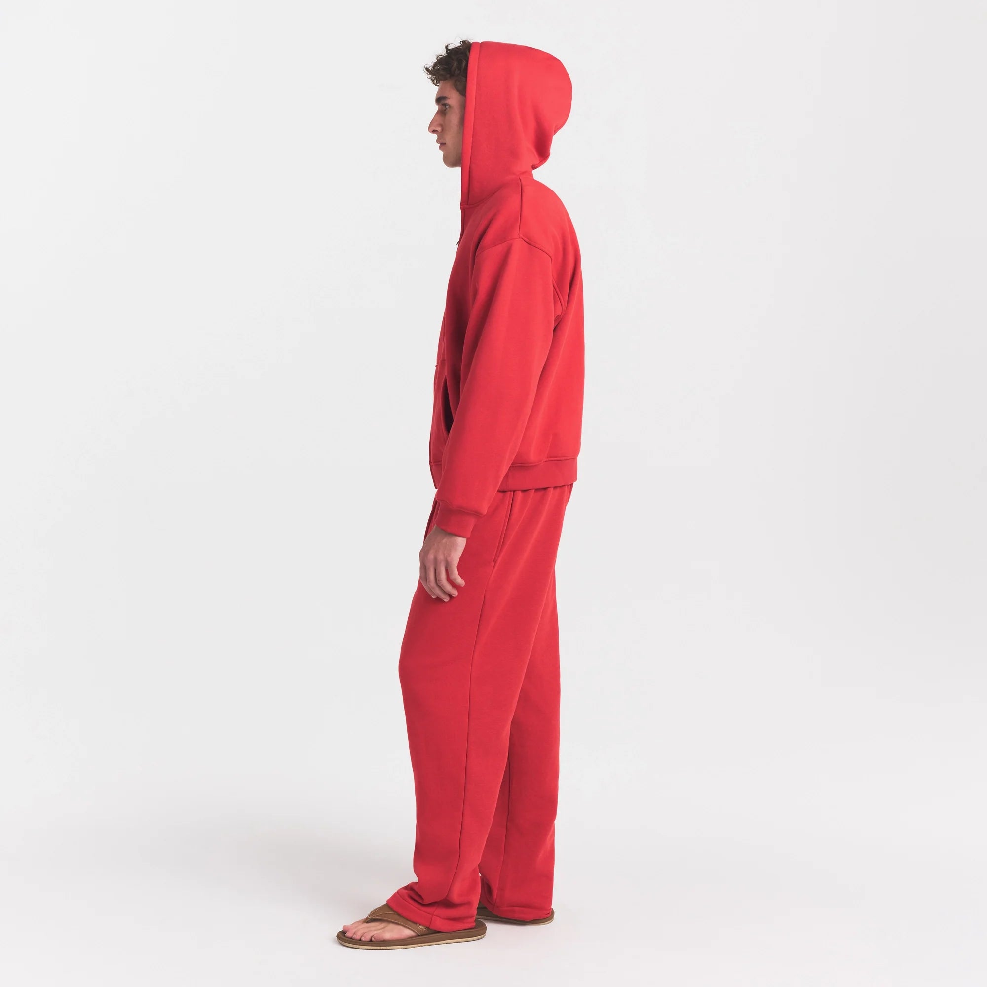 FLEECE LOUNGE MENS CLASSIC STRAIGHT LEG PANT | WASHED RED ON A MODEL FRONT VIEW @ | FOCUS: 0.0, 1.0, 0.9