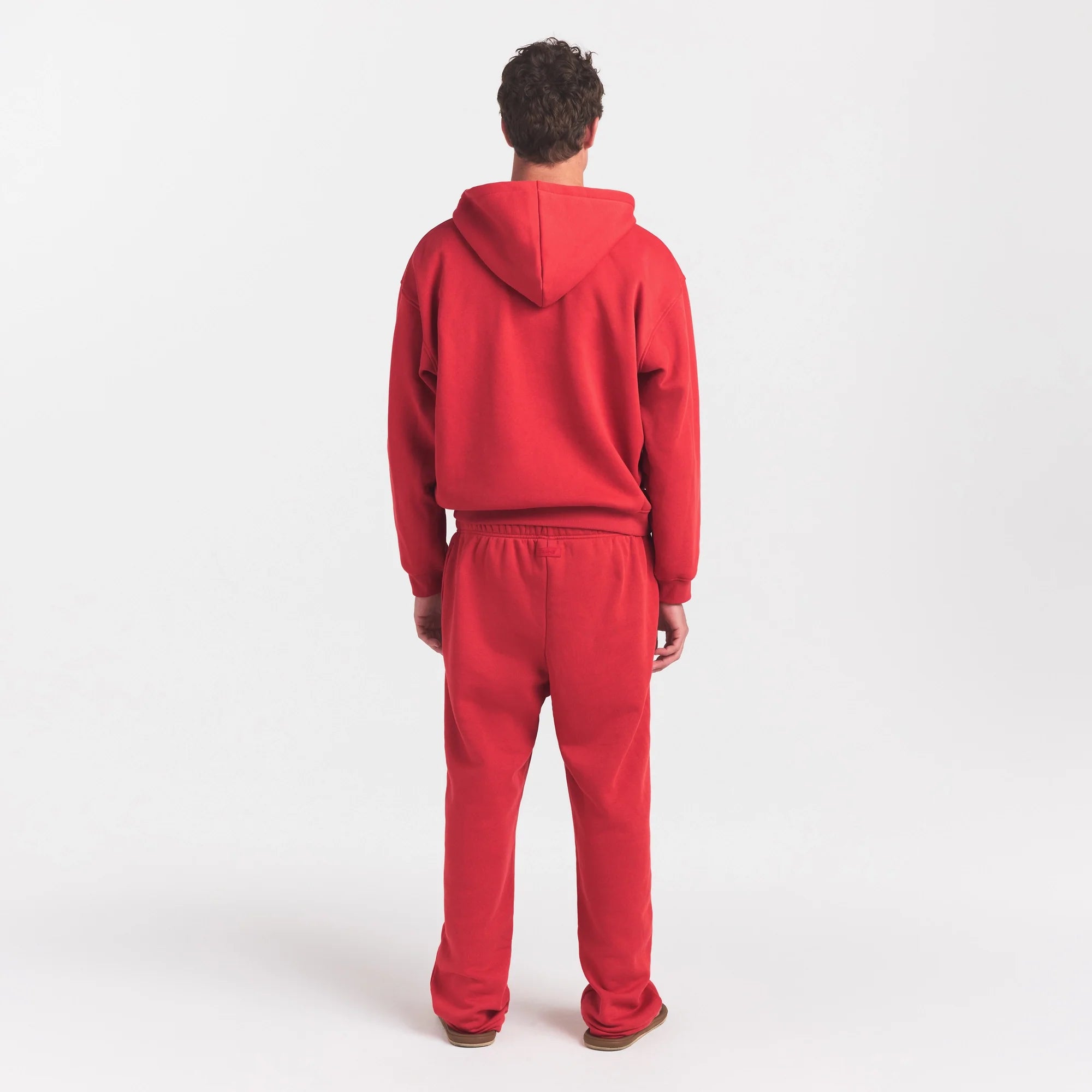 FLEECE LOUNGE MENS CLASSIC STRAIGHT LEG PANT | WASHED RED ON A MODEL FRONT VIEW @ | FOCUS: 0.0, 1.0, 0.9