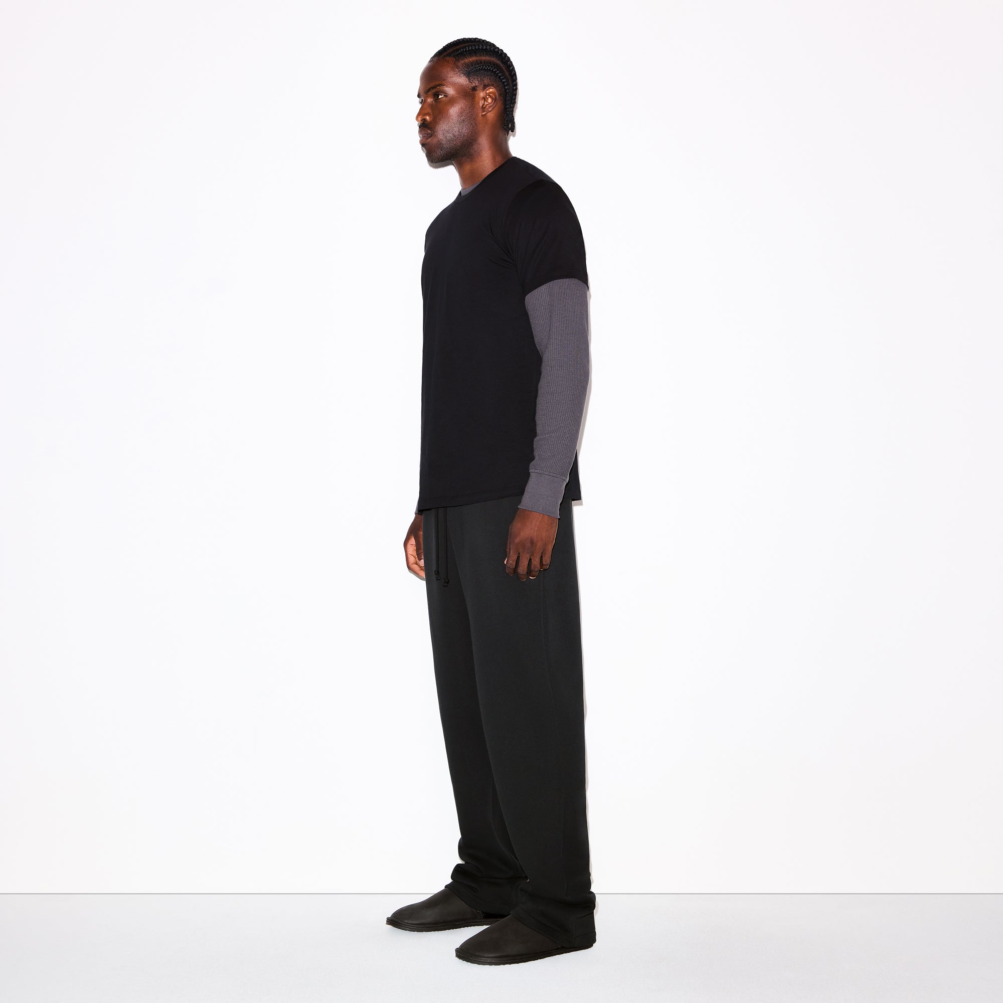 FLEECE LOUNGE MENS CLASSIC STRAIGHT LEG PANT | WASHED ONYX ON A MODEL FRONT VIEW @ | FOCUS: 0.0, 1.0, 0.9