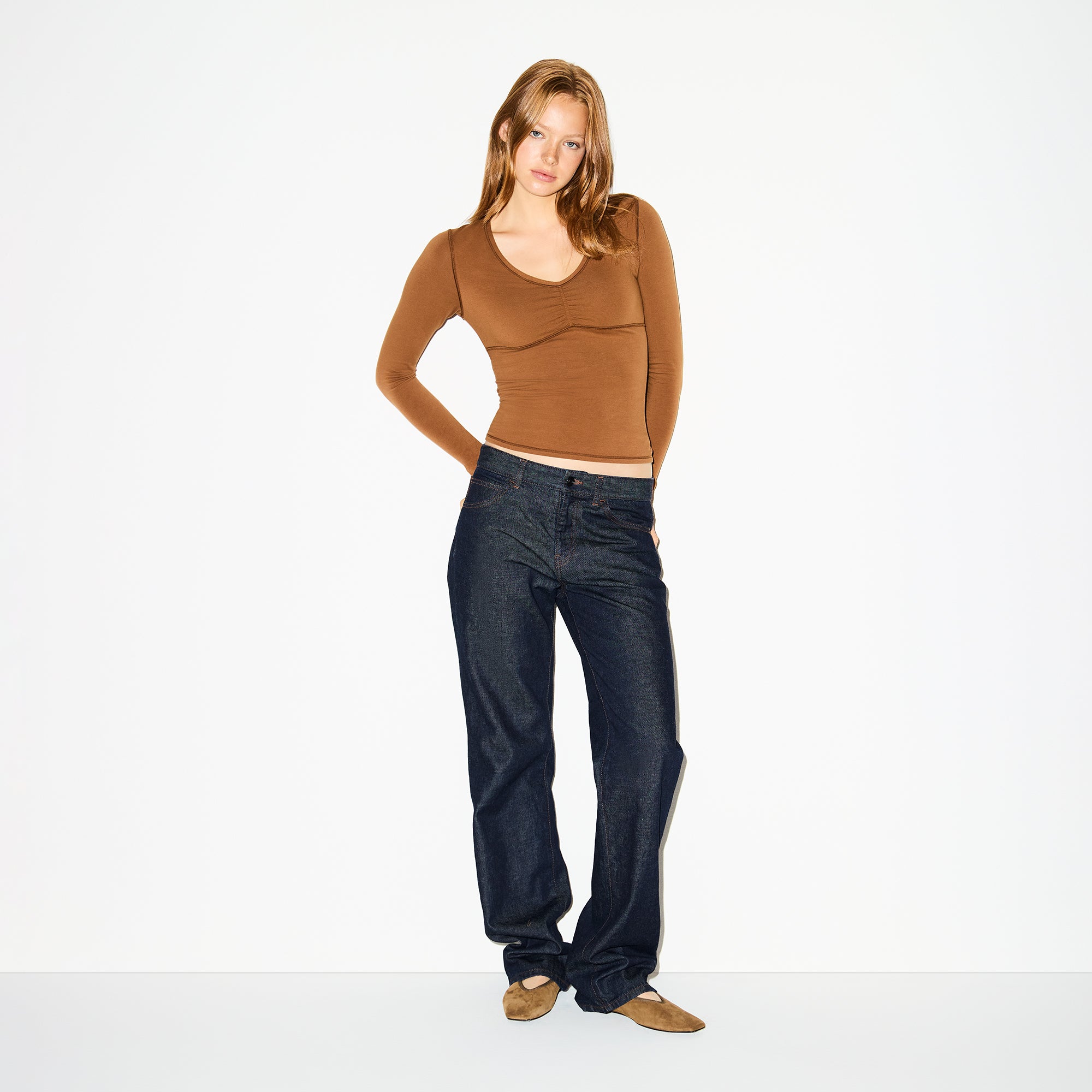 COTTON JERSEY SHIRRED BUST LONG SLEEVE | CHAI ON A MODEL FRONT VIEW @ | FOCUS: 0.0, 1.0, 0.9