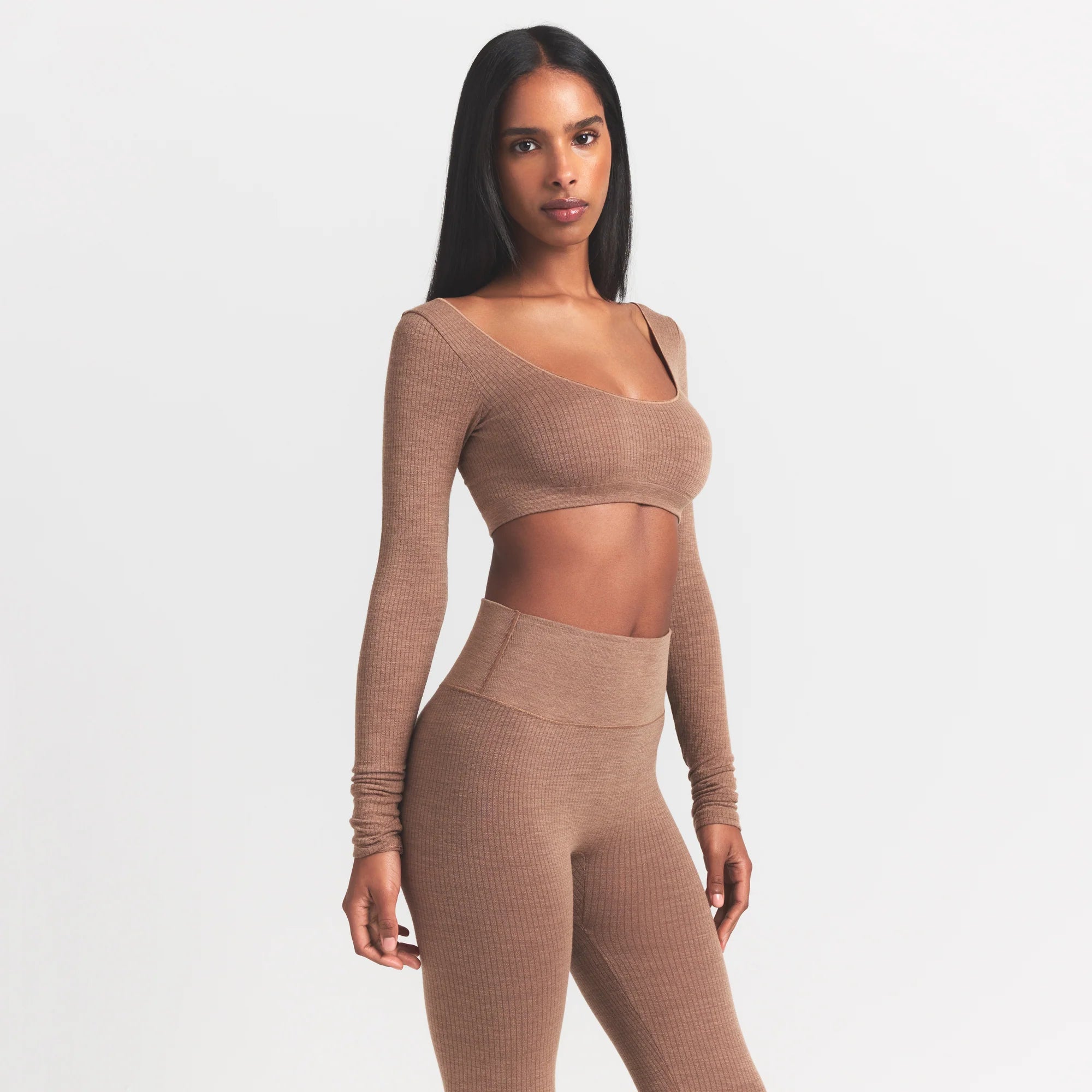 WOOL RIB LONG SLEEVE SUPER CROPPED TOP | SIENNA ON A MODEL SIDE VIEW S | FOCUS: 0.0, 1.0, 0.9