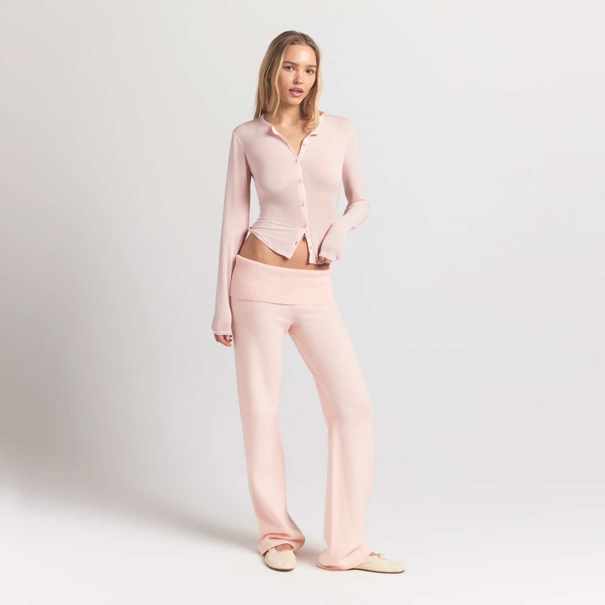 SHEER MODAL CARDIGAN | PRIMROSE ON A MODEL FRONT VIEW S | FOCUS: 0.0, 1.0, 0.9