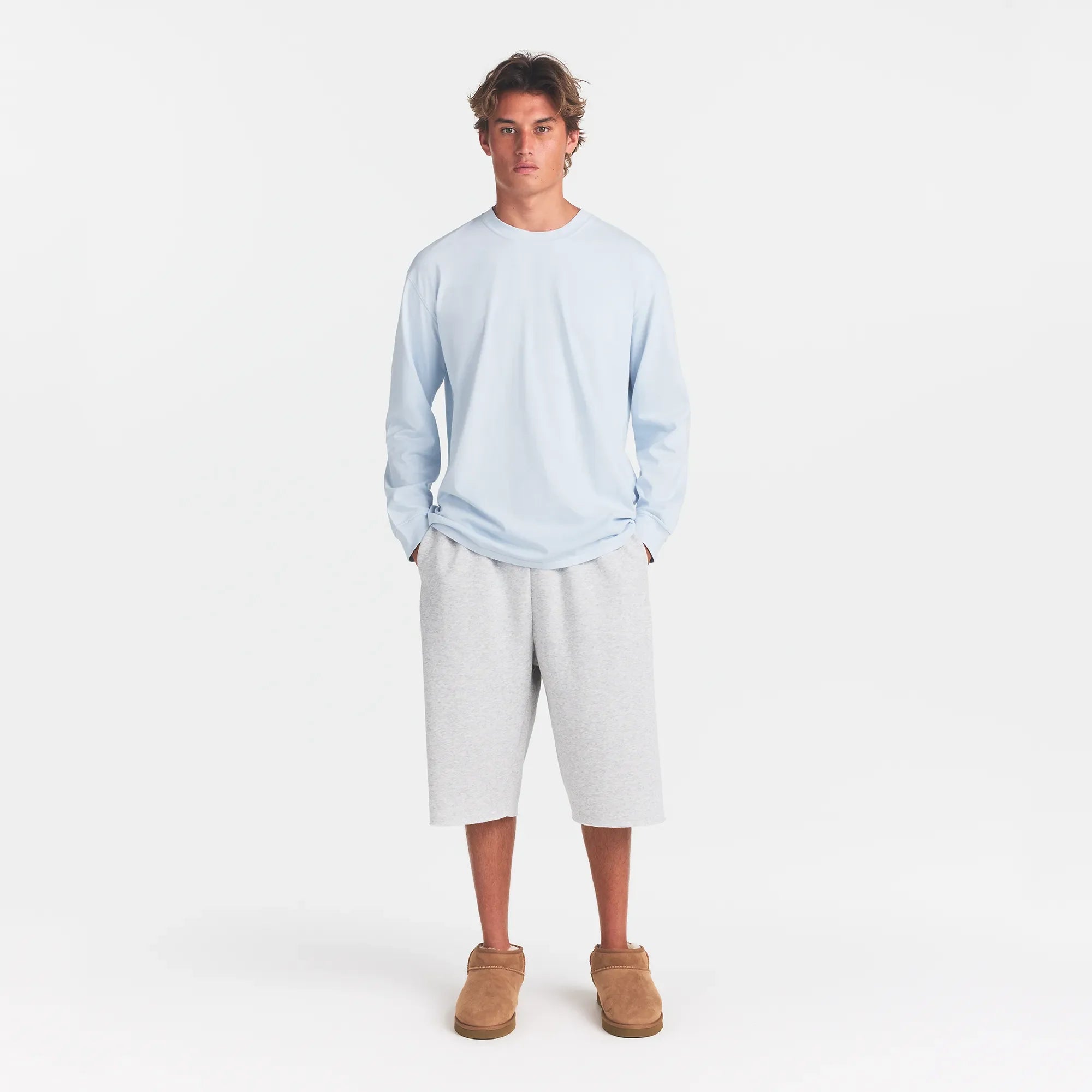 HEAVYWEIGHT COTTON MENS RELAXED LONG SLEEVE T-SHIRT | ATMOSPHERE ON A MODEL FRONT VIEW @ | FOCUS: 0.0, 1.0, 0.9