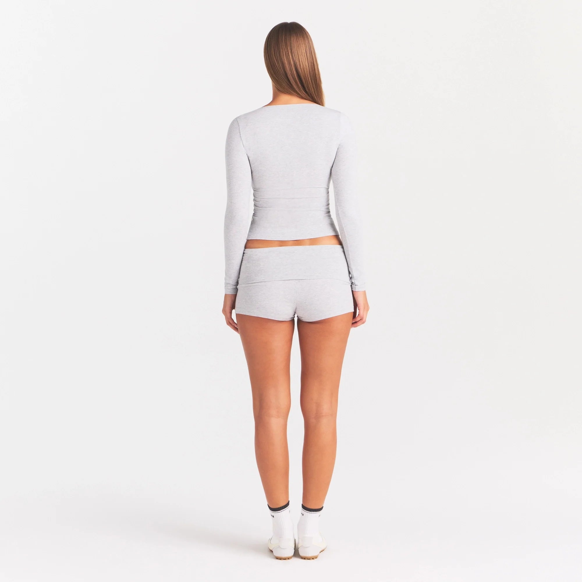 COTTON JERSEY SCOOP NECK LONG SLEEVE TOP | LIGHT HEATHER GREY ON A MODEL FRONT VIEW | FOCUS: 0.0, 1.0, 0.9