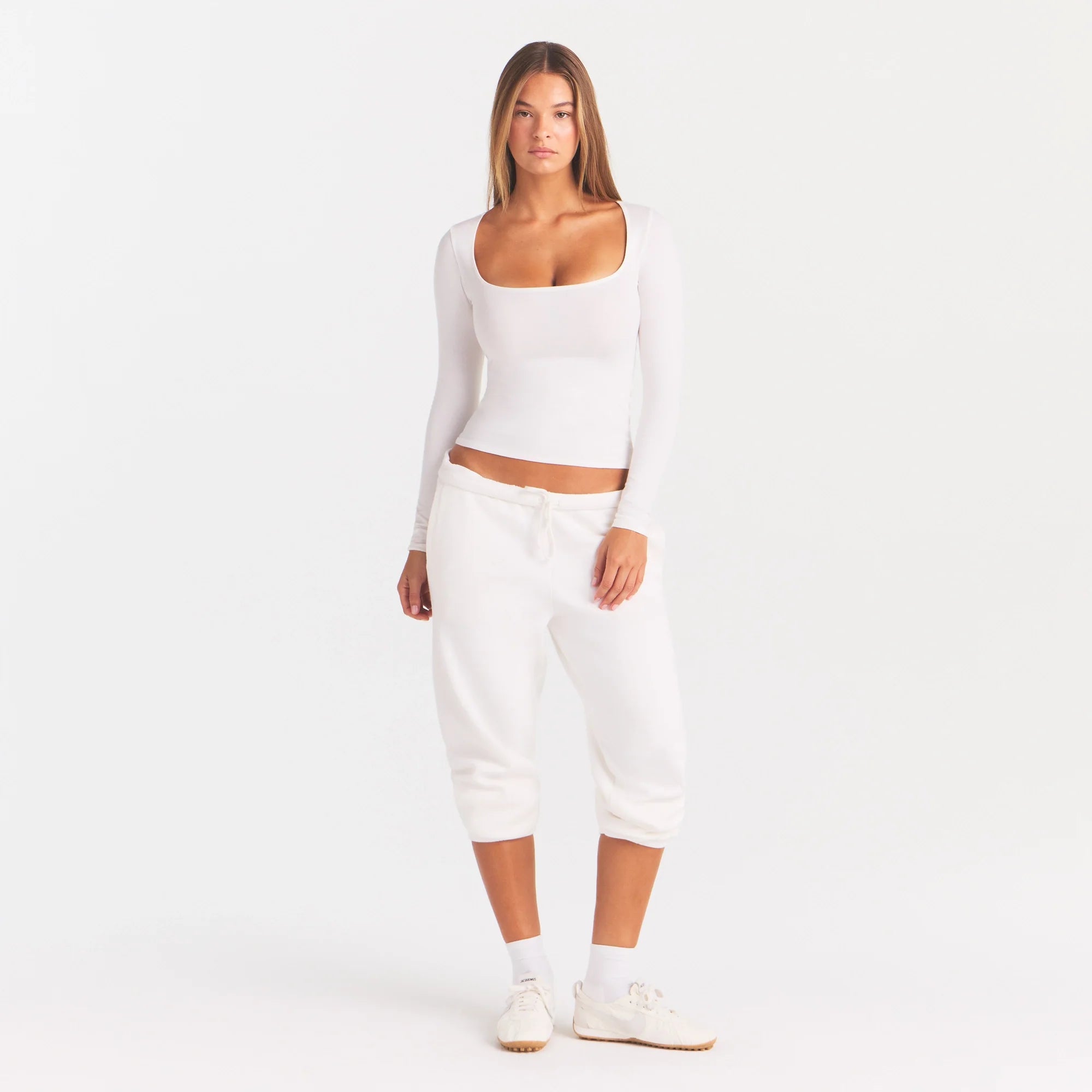 COTTON JERSEY SCOOP NECK LONG SLEEVE TOP | MARBLE ON A MODEL FRONT VIEW @ | FOCUS: 0.0, 1.0, 0.9