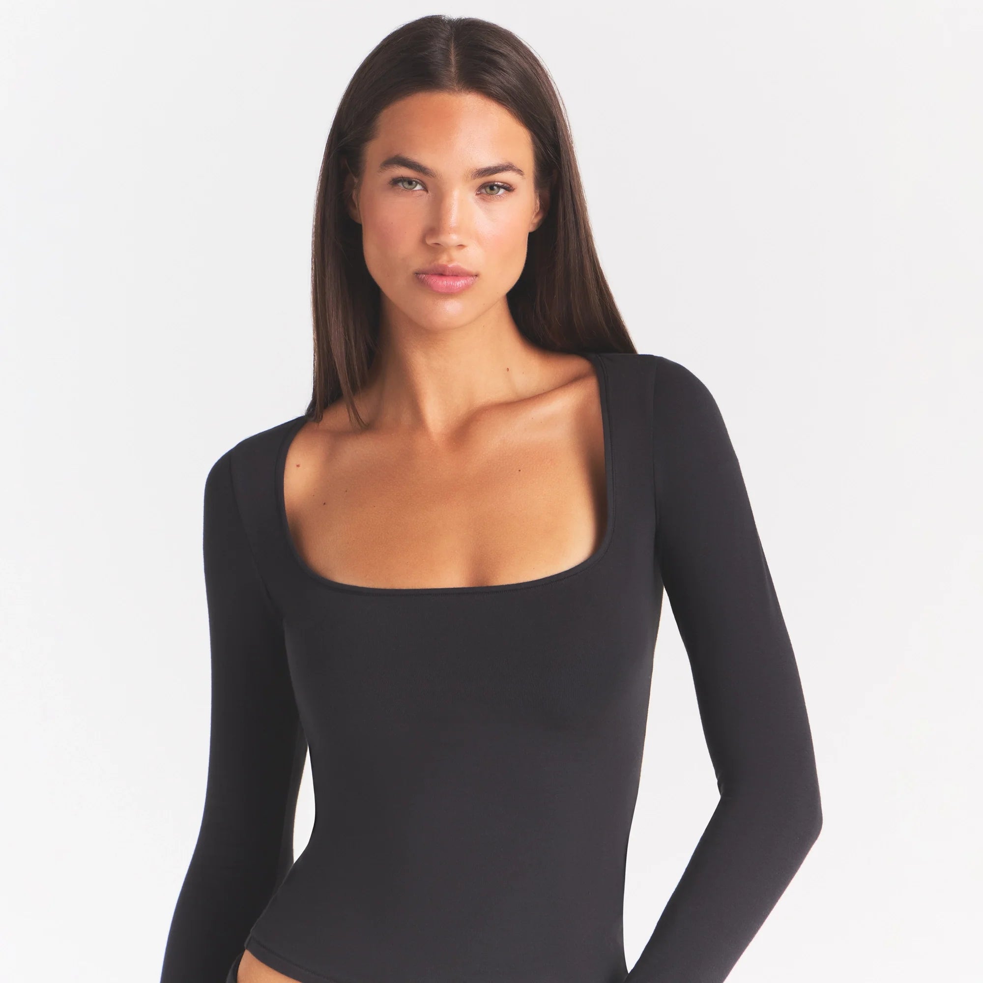 COTTON JERSEY SCOOP NECK LONG SLEEVE TOP | SOOT ON A MODEL SIDE VIEW @ | FOCUS: 0.0, 1.0, 0.9