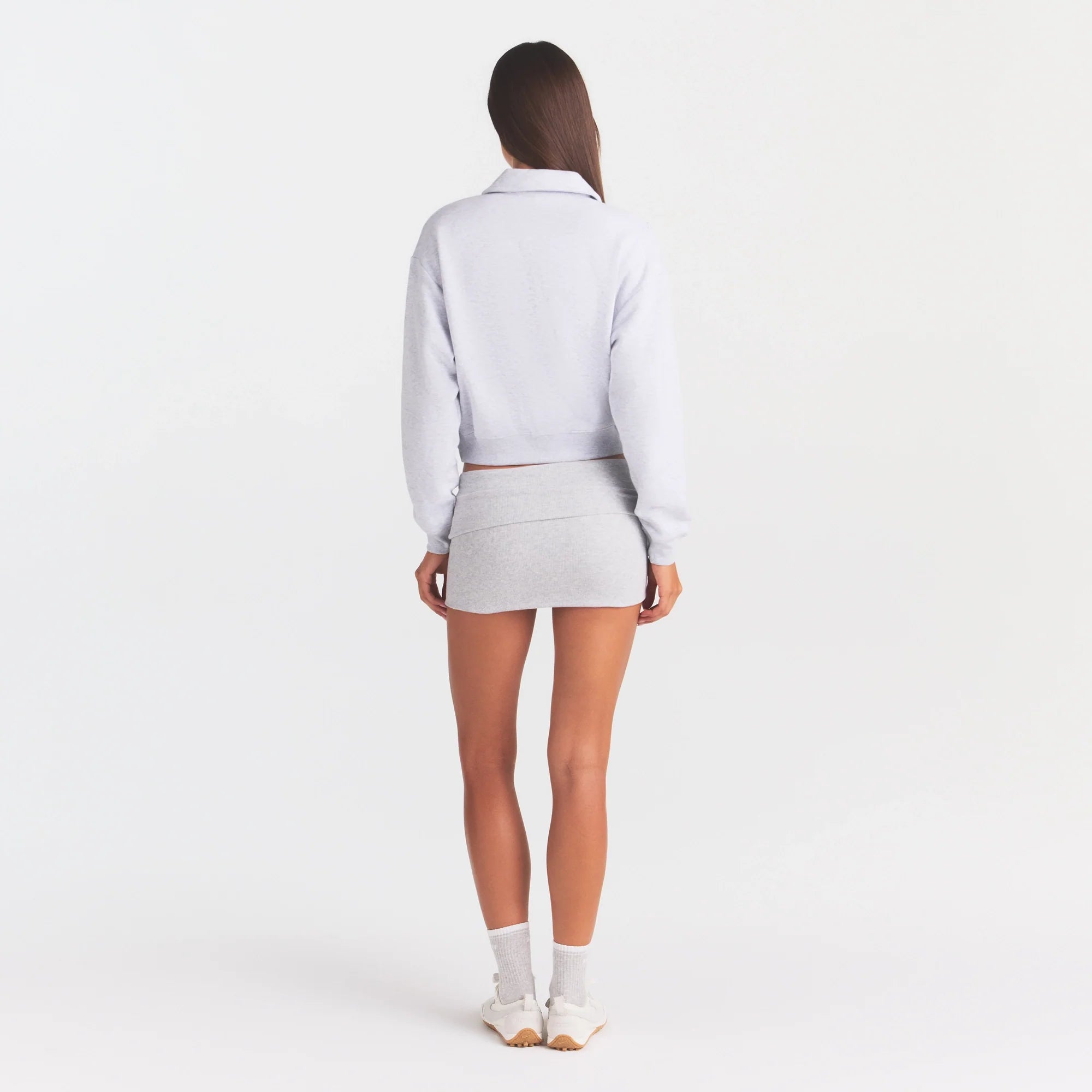 COTTON FLEECE POLO SWEATSHIRT | LIGHT HEATHER GREY ON A MODEL FRONT VIEW @ | FOCUS: 0.0, 1.0, 0.9