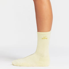 NikeSKIMS ACCESSORIES DRI-FIT™ PILATES CREW SOCK | LEMON DROP SIDE VIEW @ | FOCUS: 0.0, 1.0, 0.9