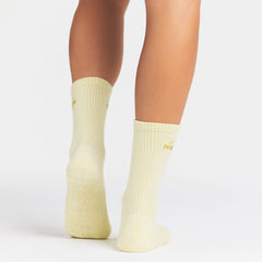 NikeSKIMS ACCESSORIES DRI-FIT™ PILATES CREW SOCK | LEMON DROP BACK VIEW @ | FOCUS: 0.0, 1.0, 0.9
