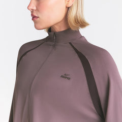 NikeSKIMS STRETCH KNIT LONG SLEEVE HALF ZIP | RESIN ON A MODEL SIDE VIEW @ | FOCUS: 0.0, 1.0, 0.9