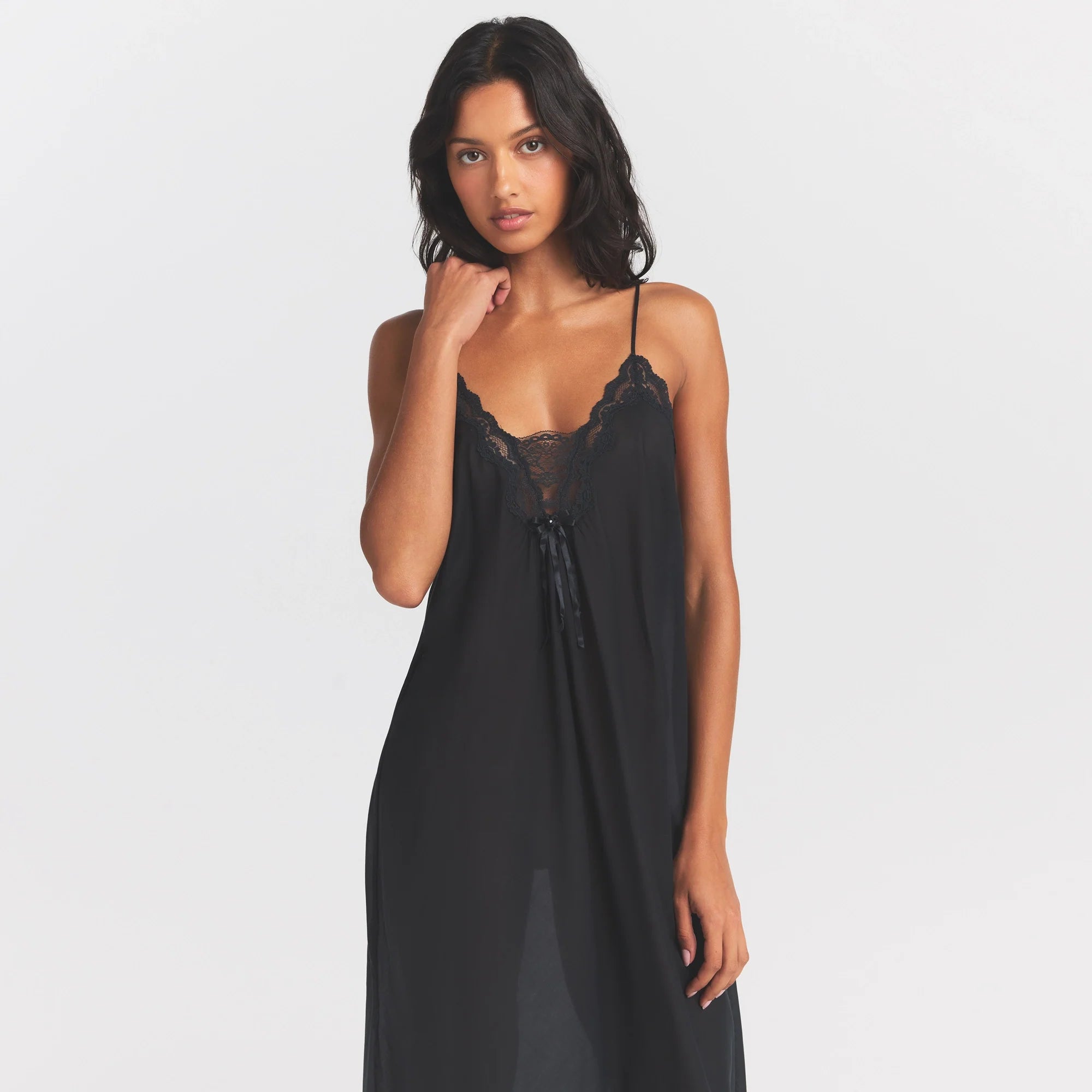 VOILE SLEEP LONG DRESS | ONYX ON A MODEL SIDE VIEW @ | FOCUS: 0.0, 1.0, 0.9