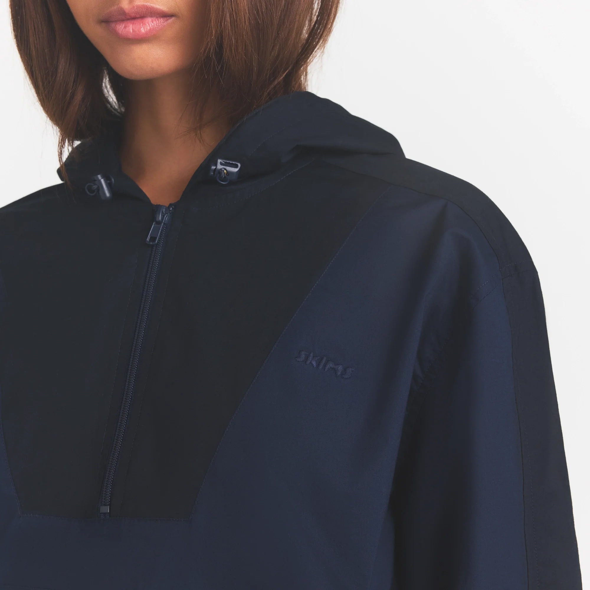 WOVEN COTTON HALF ZIP PULLOVER | NAVY ON A MODEL SIDE VIEW @ | FOCUS: 0.0, 1.0, 0.9