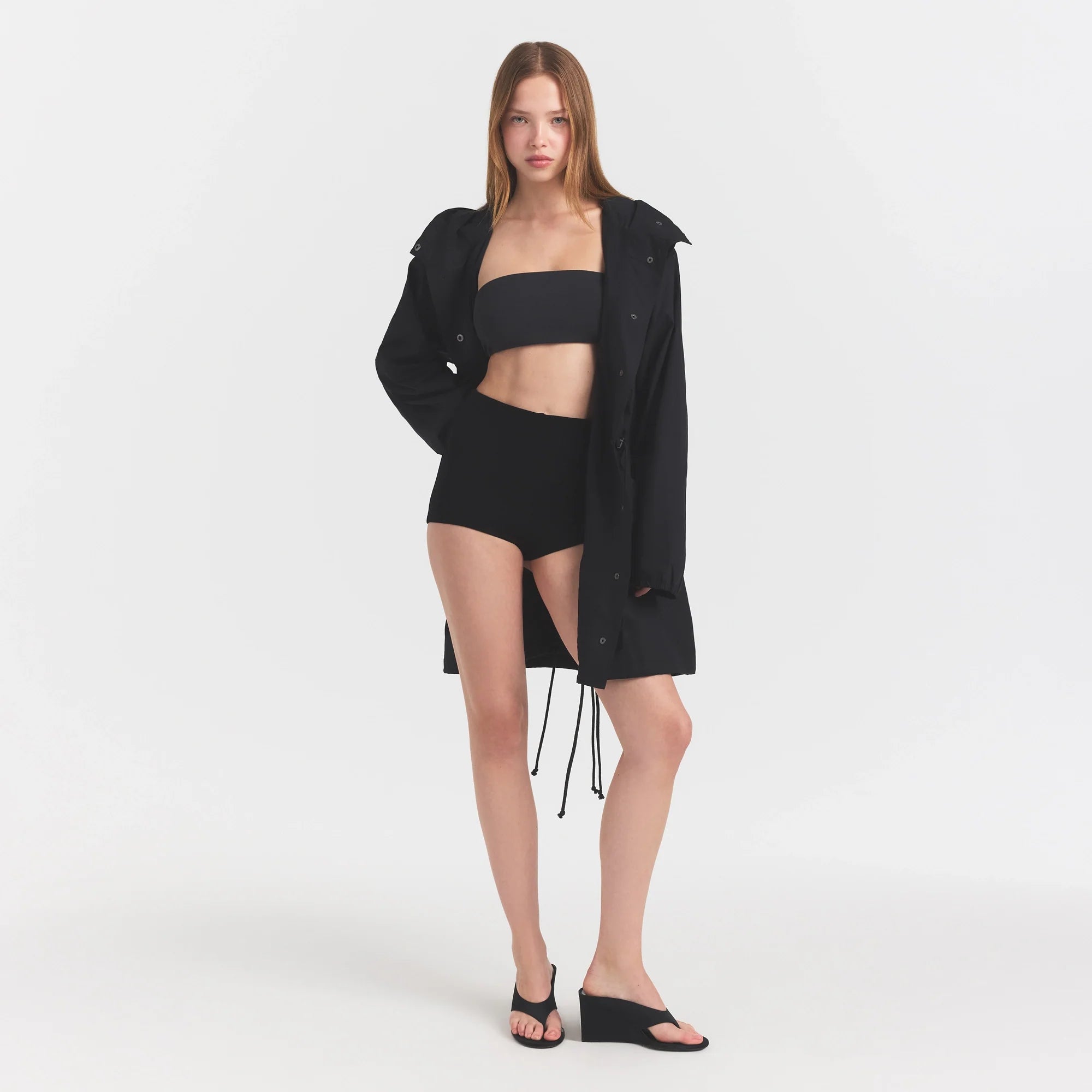 WOVEN COTTON OVERSIZED ANORAK | ONYX ON A MODEL FRONT VIEW @ | FOCUS: 0.0, 1.0, 0.9