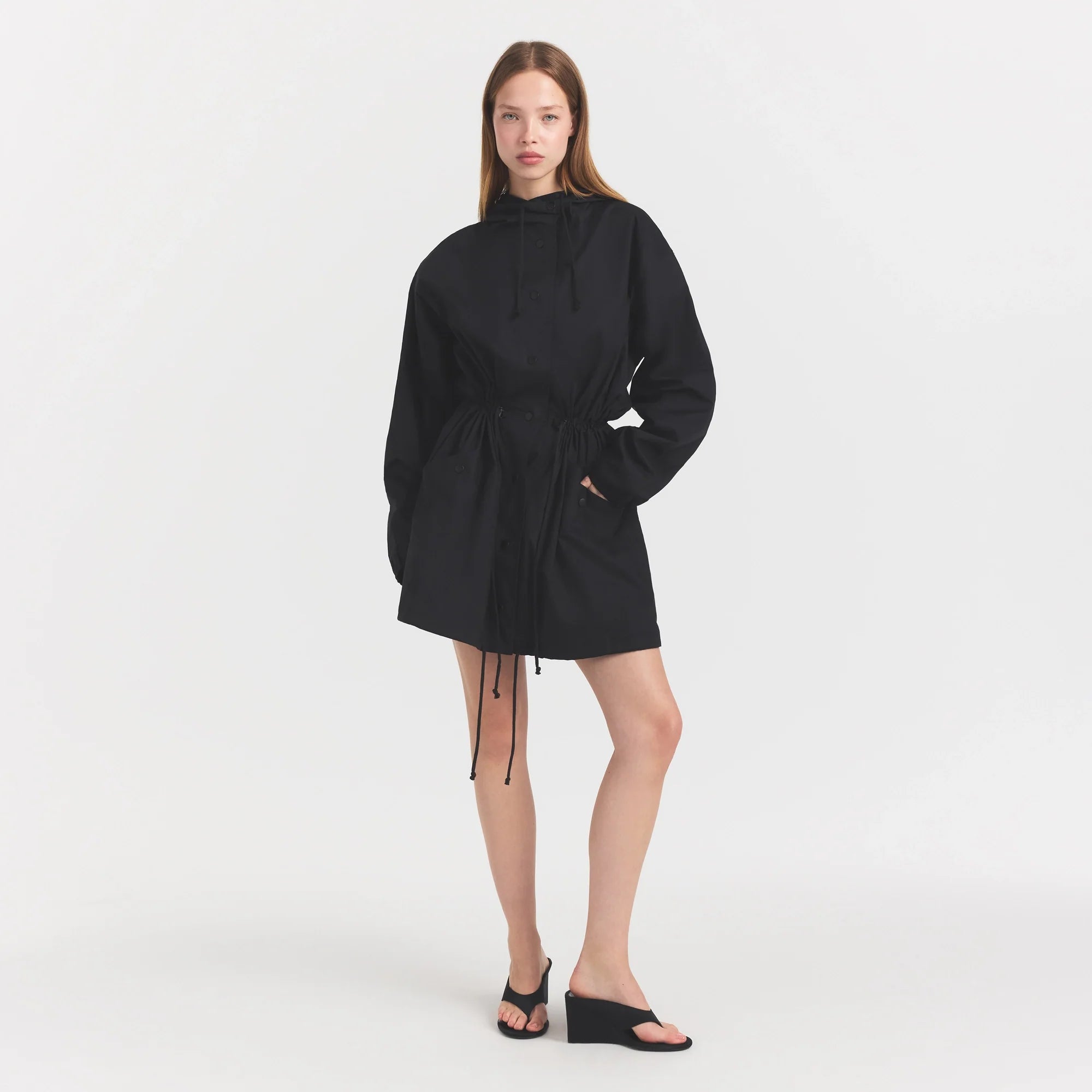 WOVEN COTTON OVERSIZED ANORAK | ONYX ON A MODEL FRONT VIEW @ | FOCUS: 0.0, 1.0, 0.9