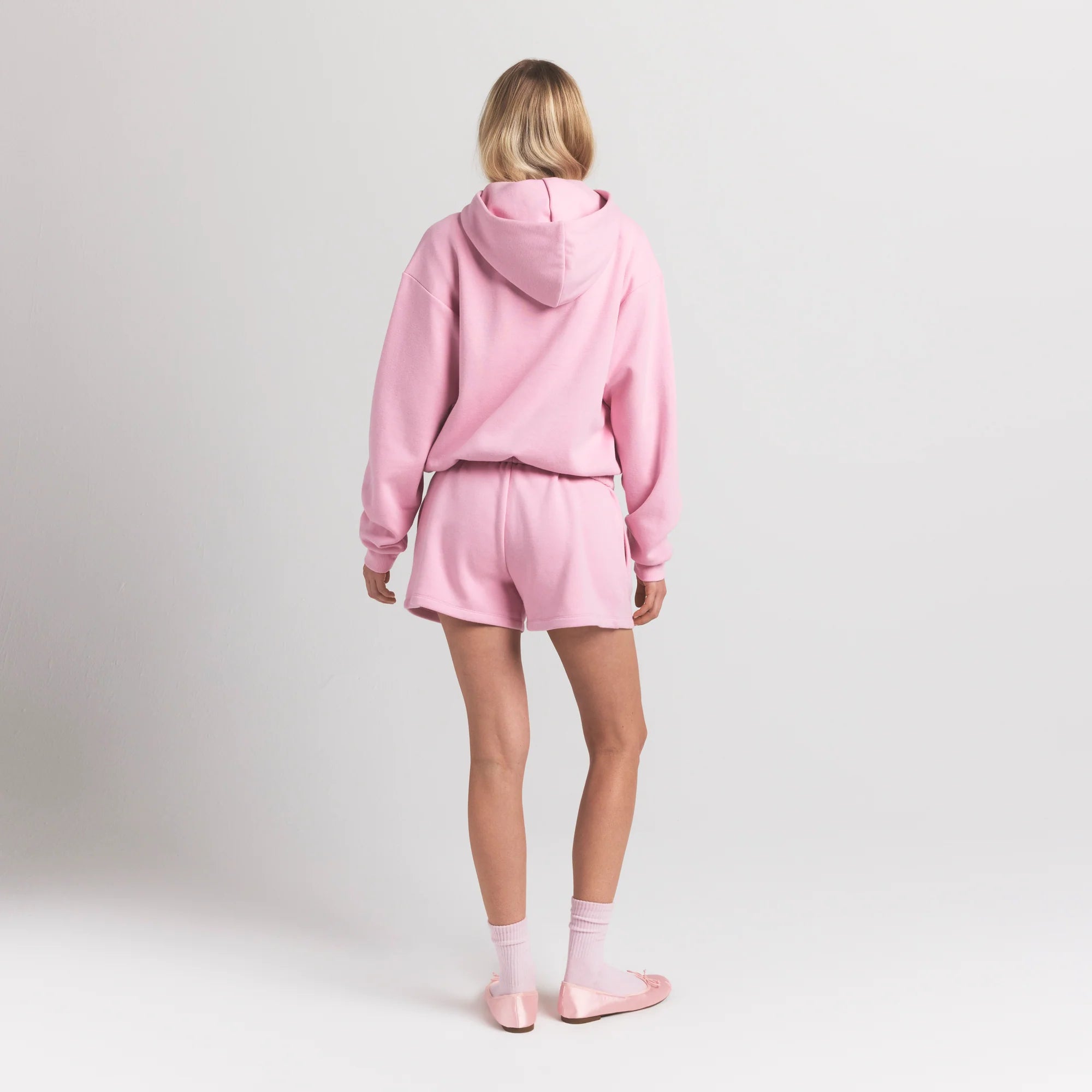 COTTON FLEECE CLASSIC HOODIE | HALITE ON A MODEL BACK VIEW S | FOCUS: 0.0, 1.0, 0.9