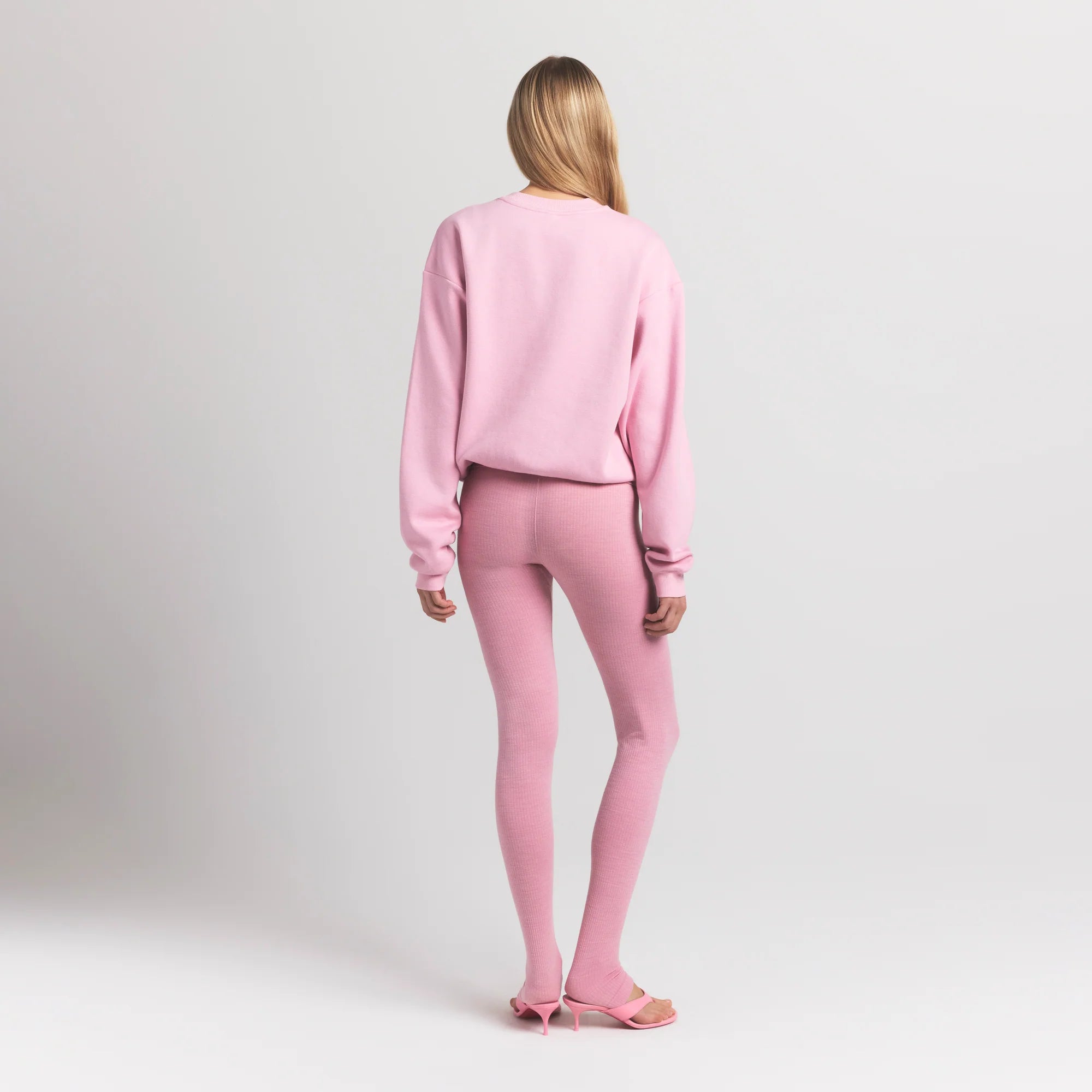 COTTON FLEECE CLASSIC CREWNECK | HALITE ON A MODEL BACK VIEW S | FOCUS: 0.0, 1.0, 0.9