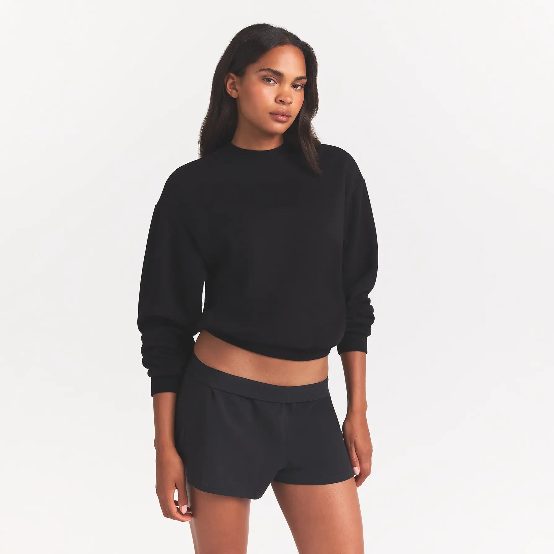 COTTON FLEECE CLASSIC CREWNECK | |ONYX ON A MODEL FRONT VIEW @ | FOCUS: 0.0, 1.0, 0.9