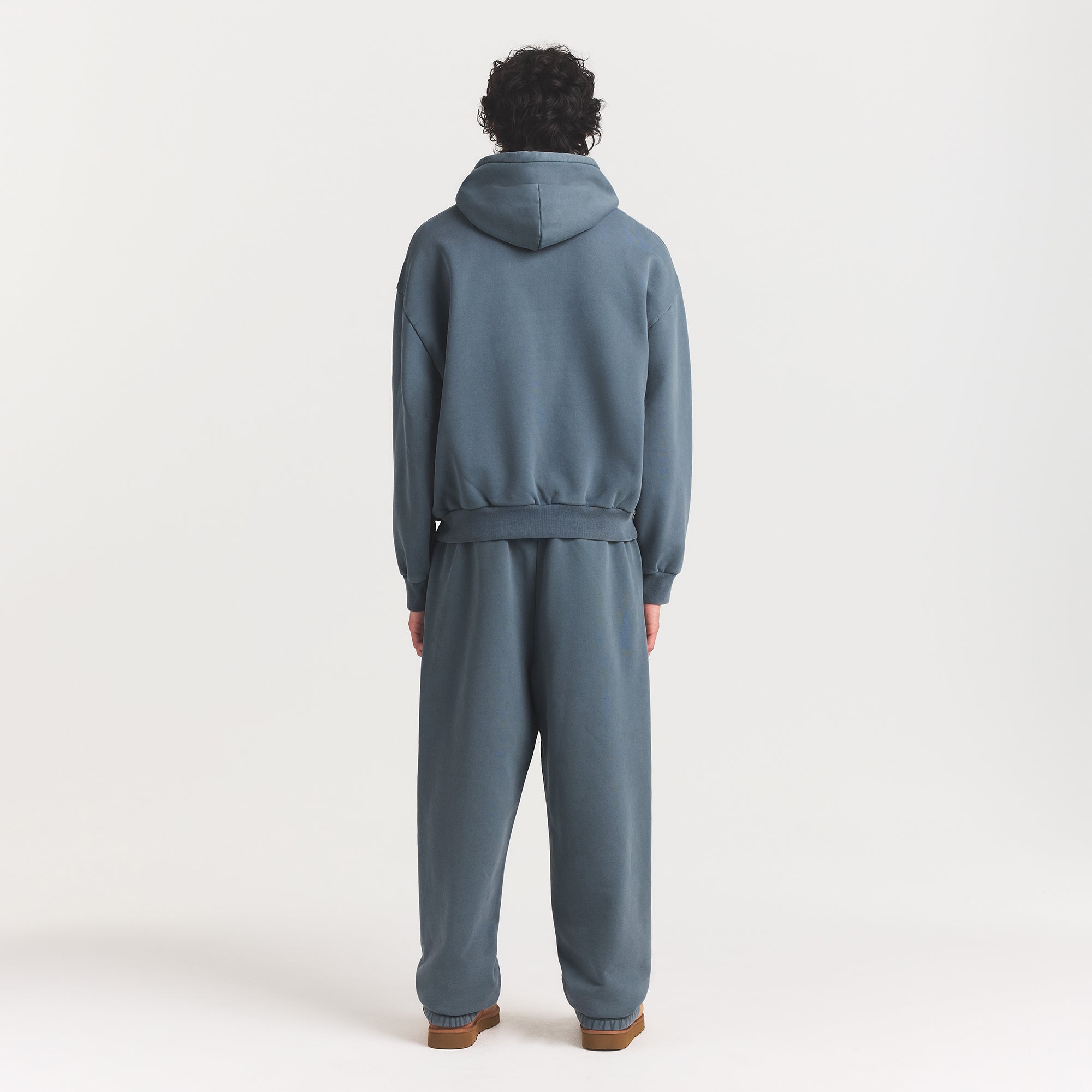HEAVYWEIGHT FLEECE MENS HOODIE | KYANITE ON A MODEL FRONT VIEW @ | FOCUS: 0.0, 1.0, 0.9