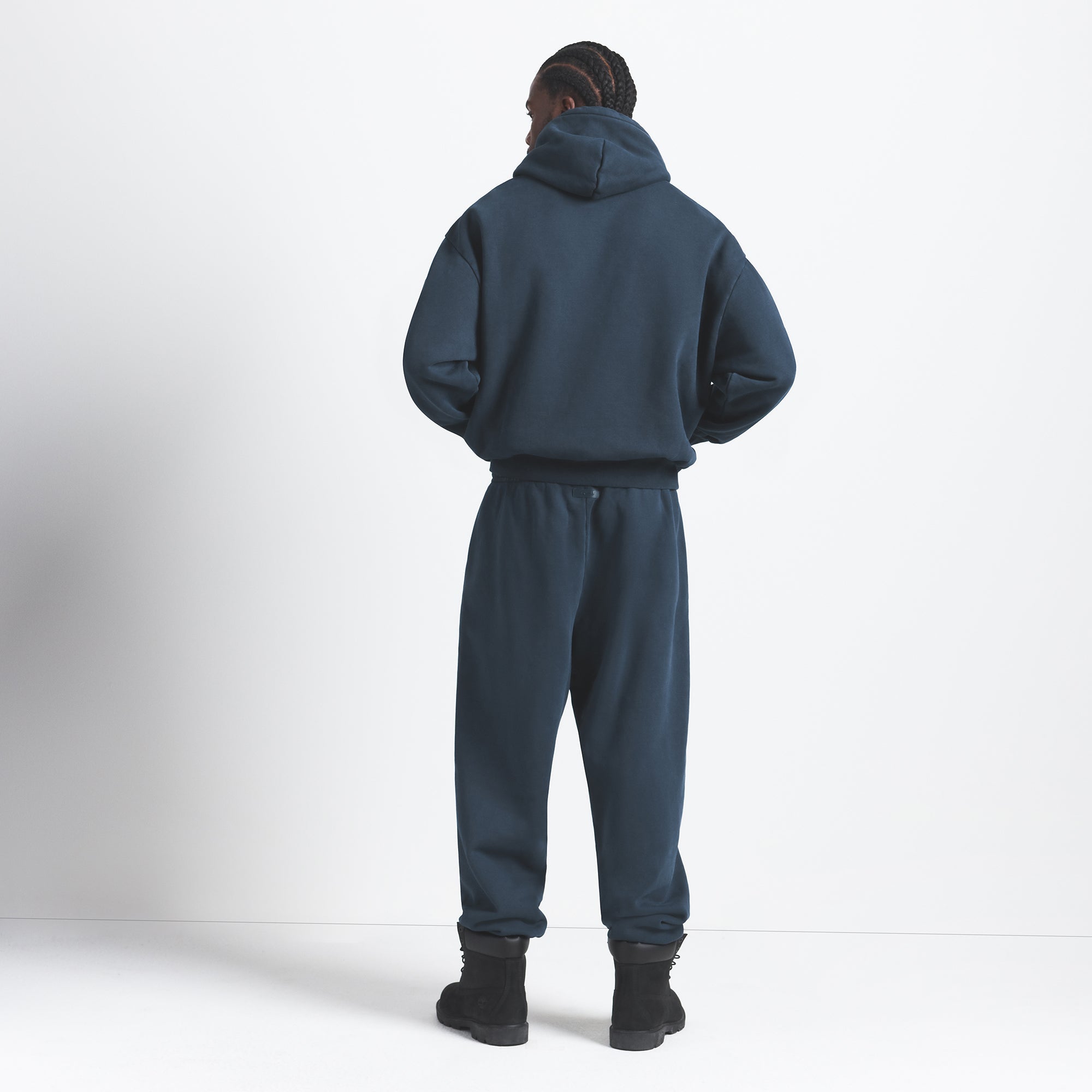 HEAVYWEIGHT FLEECE MENS HOODIE | NAVY ON A MODEL BACK VIEW @ | FOCUS: 0.0, 1.0, 0.9