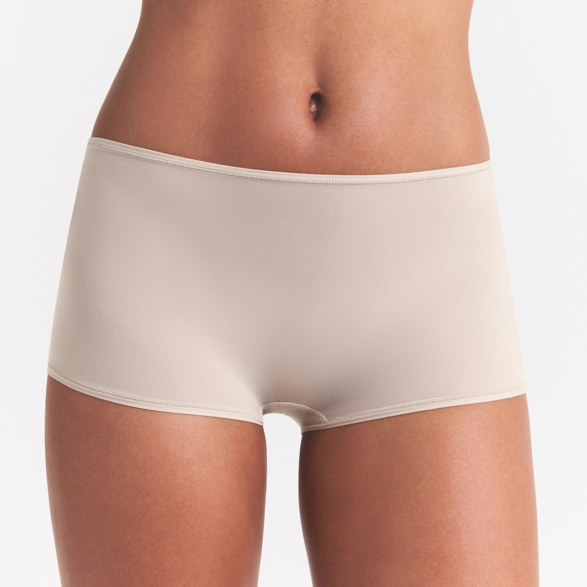 FITS EVERYBODY BOY SHORT 5-PACK | DESERT LEOPARD MULTI ON A MODEL SIDE VIEW @ | FOCUS: 0.0, 1.0, 0.9