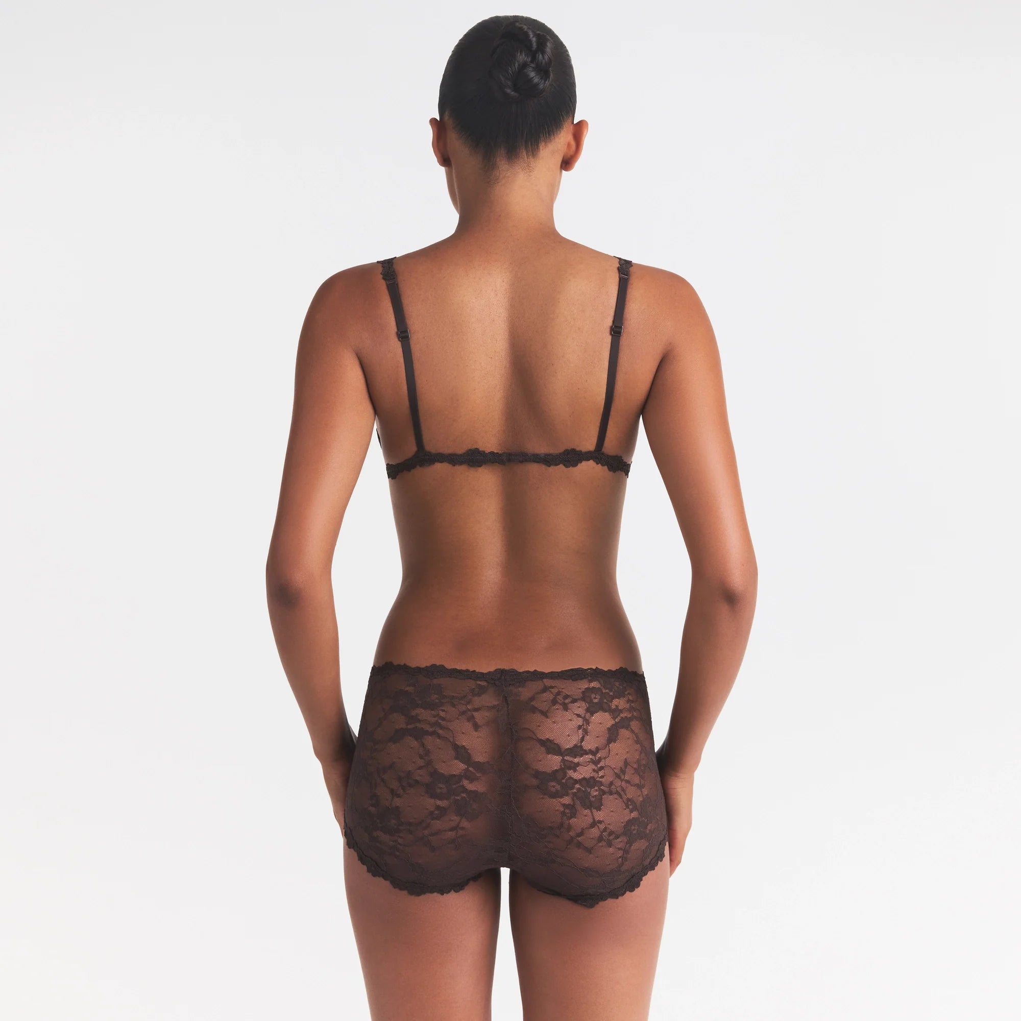 STRETCH LACE BOY SHORT | ESPRESSO ON A MODEL SIDE VIEW @ | FOCUS: 0.0, 1.0, 0.9
